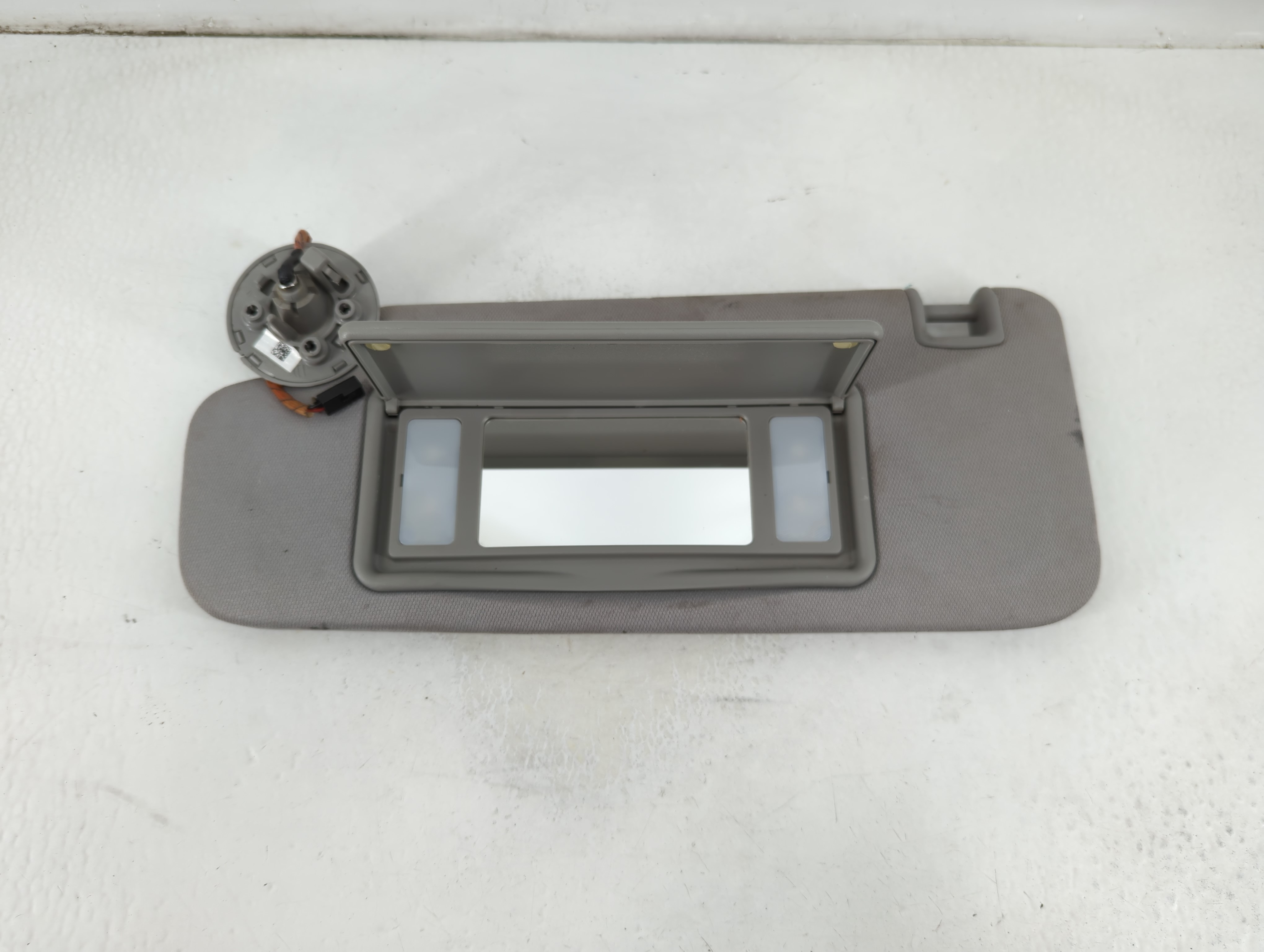Picture of 2016-2021 Chevrolet Malibu Driver Sun Visor Mirror Left Sunvisor Grey 1035360