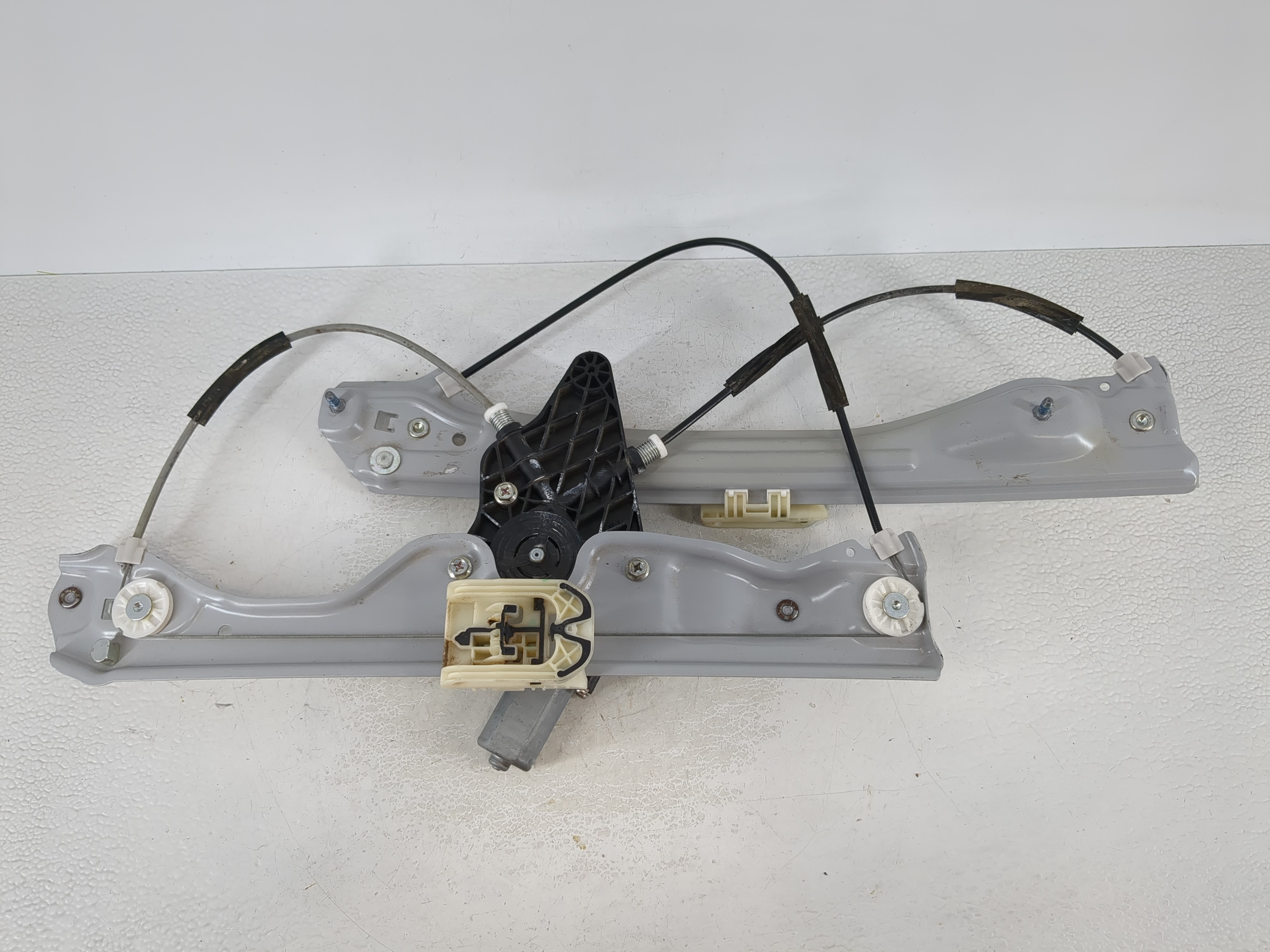 Picture of 2016-2021 Chevrolet Malibu Passenger Front Right Power Window Motor 1035369
