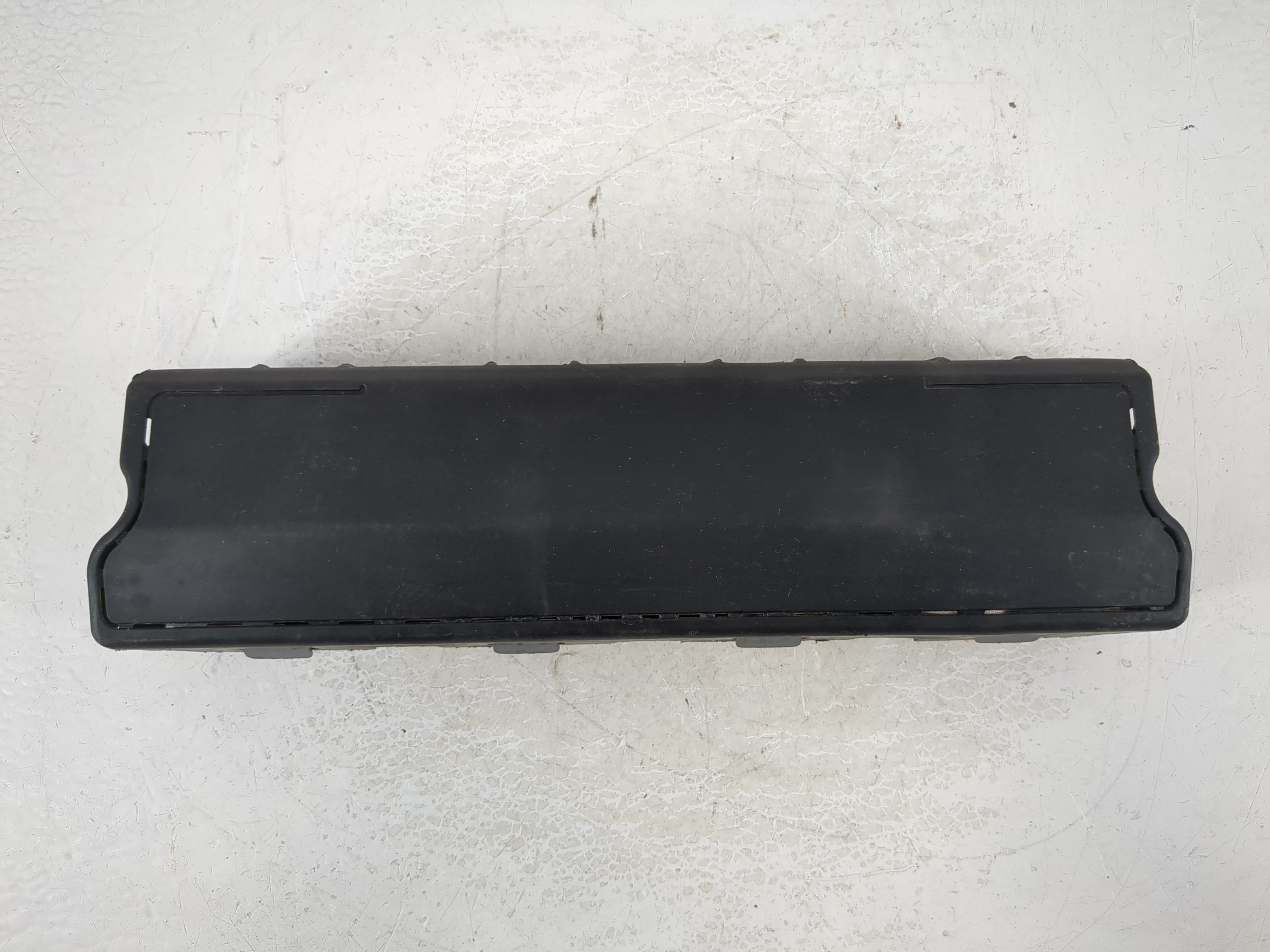 Picture of 2018 Chevrolet Malibu Air Bag Passenger Right Knee Oem Black 1035373