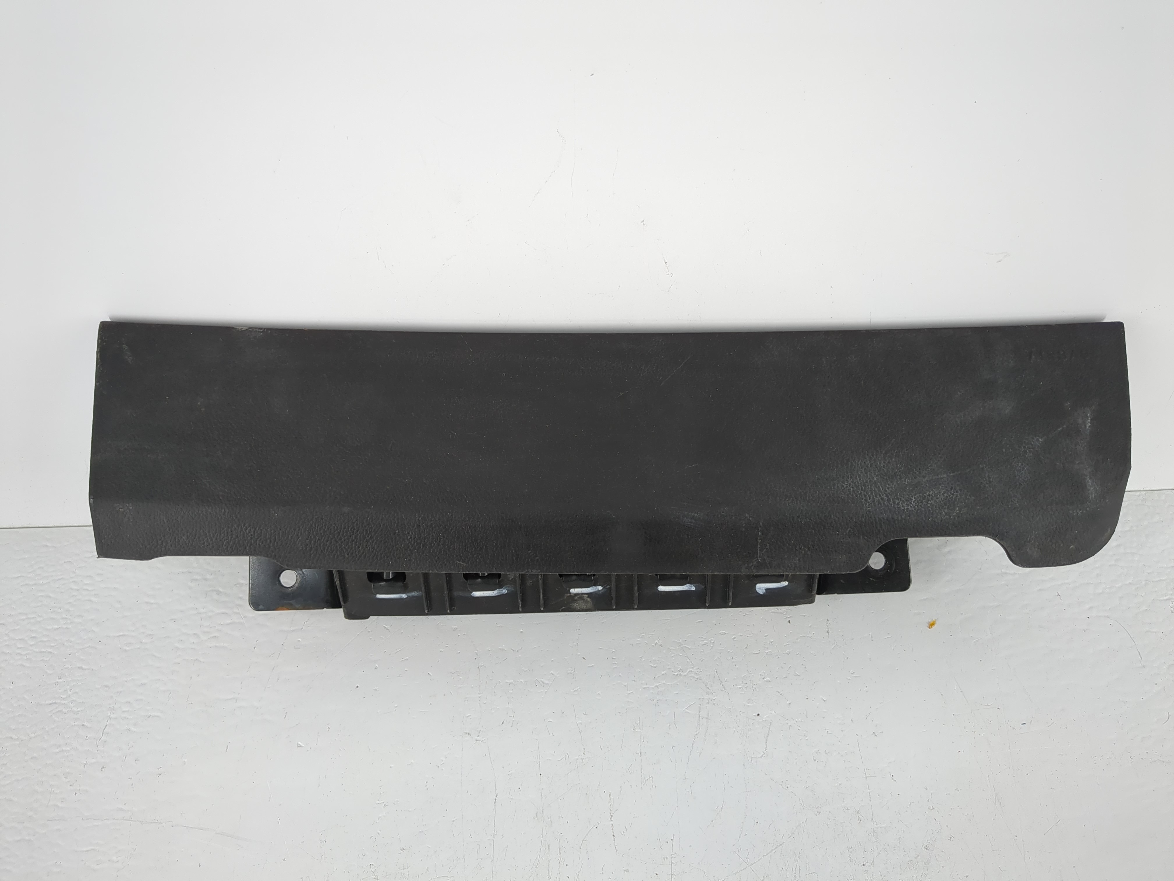 Picture of 2011-2012 Chevrolet Cruze Air Bag Passenger Right Knee Oem Black 1035508