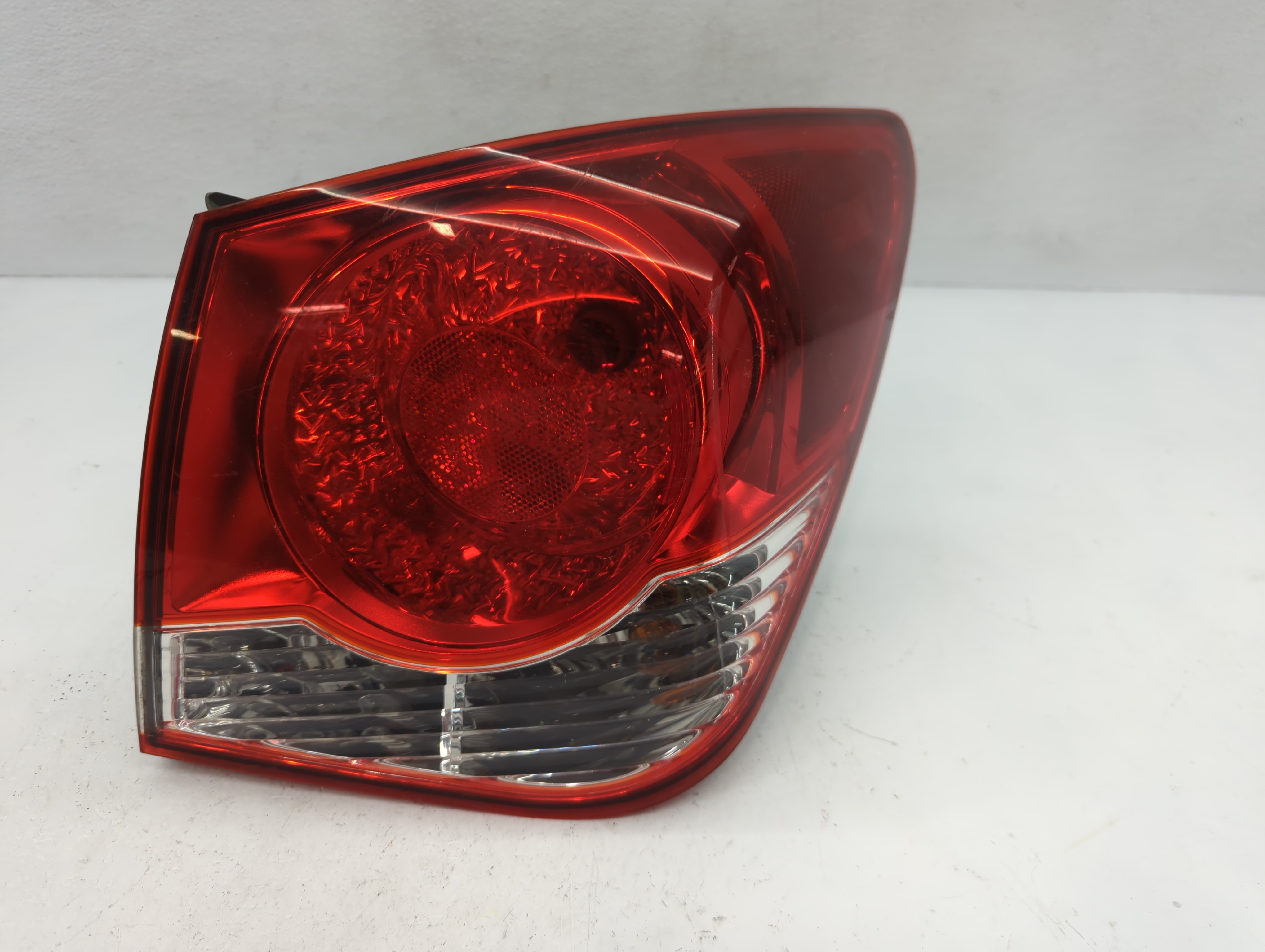 Picture of 2011-2016 Chevrolet Cruze Passenger Right Side Tail Light Taillight Oem 1035514