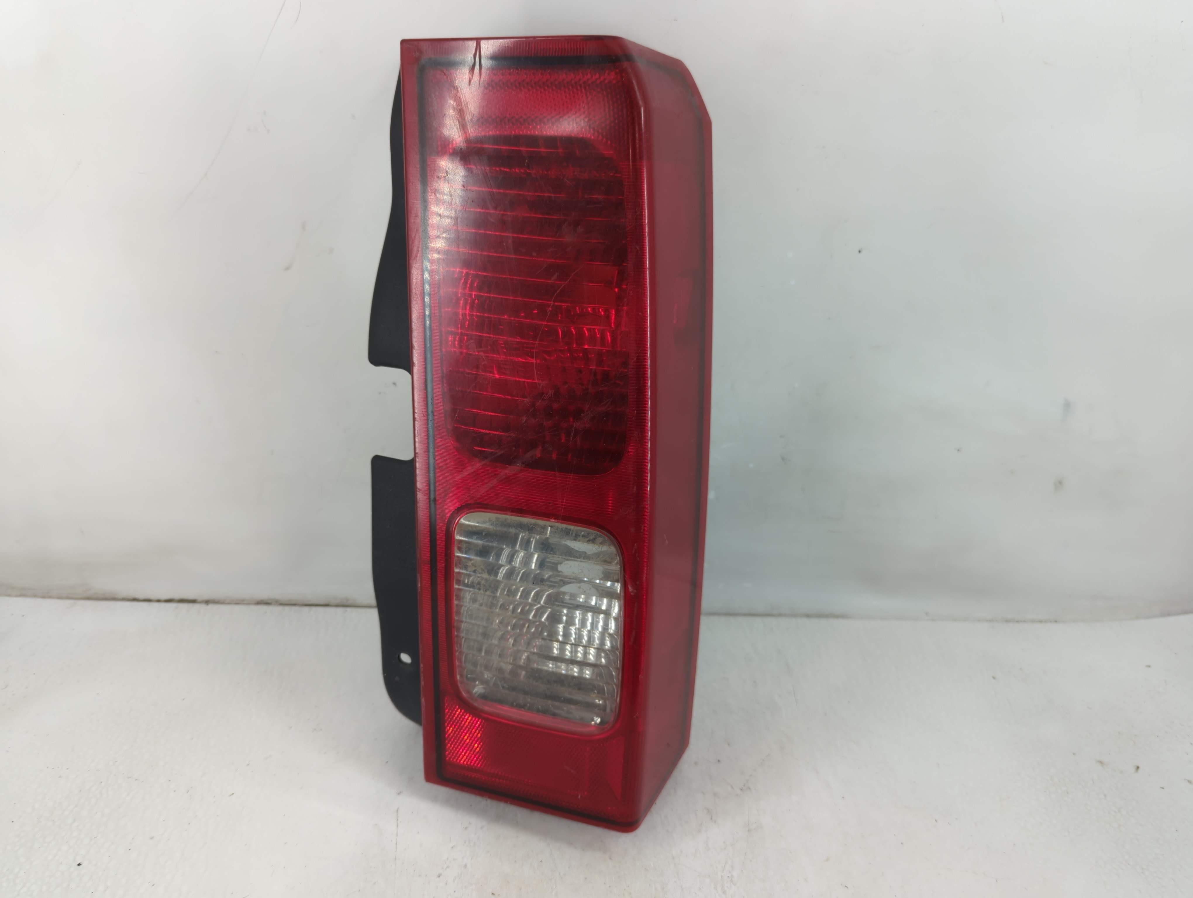 2006 Hummer H3 Passenger Right Side Tail Light Taillight Oem 1035614 - Oemusedautoparts1.com