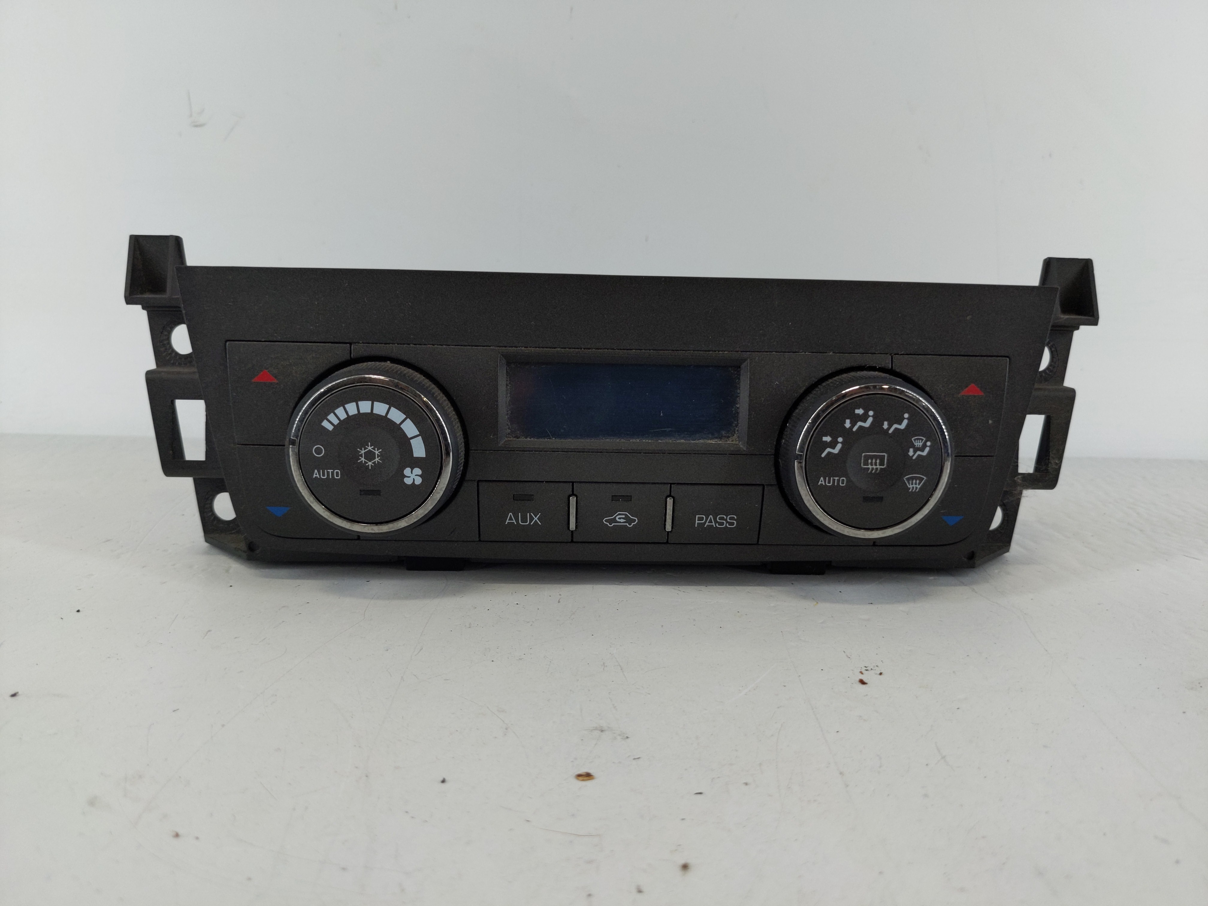 Picture of 2006-2011 Cadillac Dts Ac Heater Climate Control 15791557 1035747