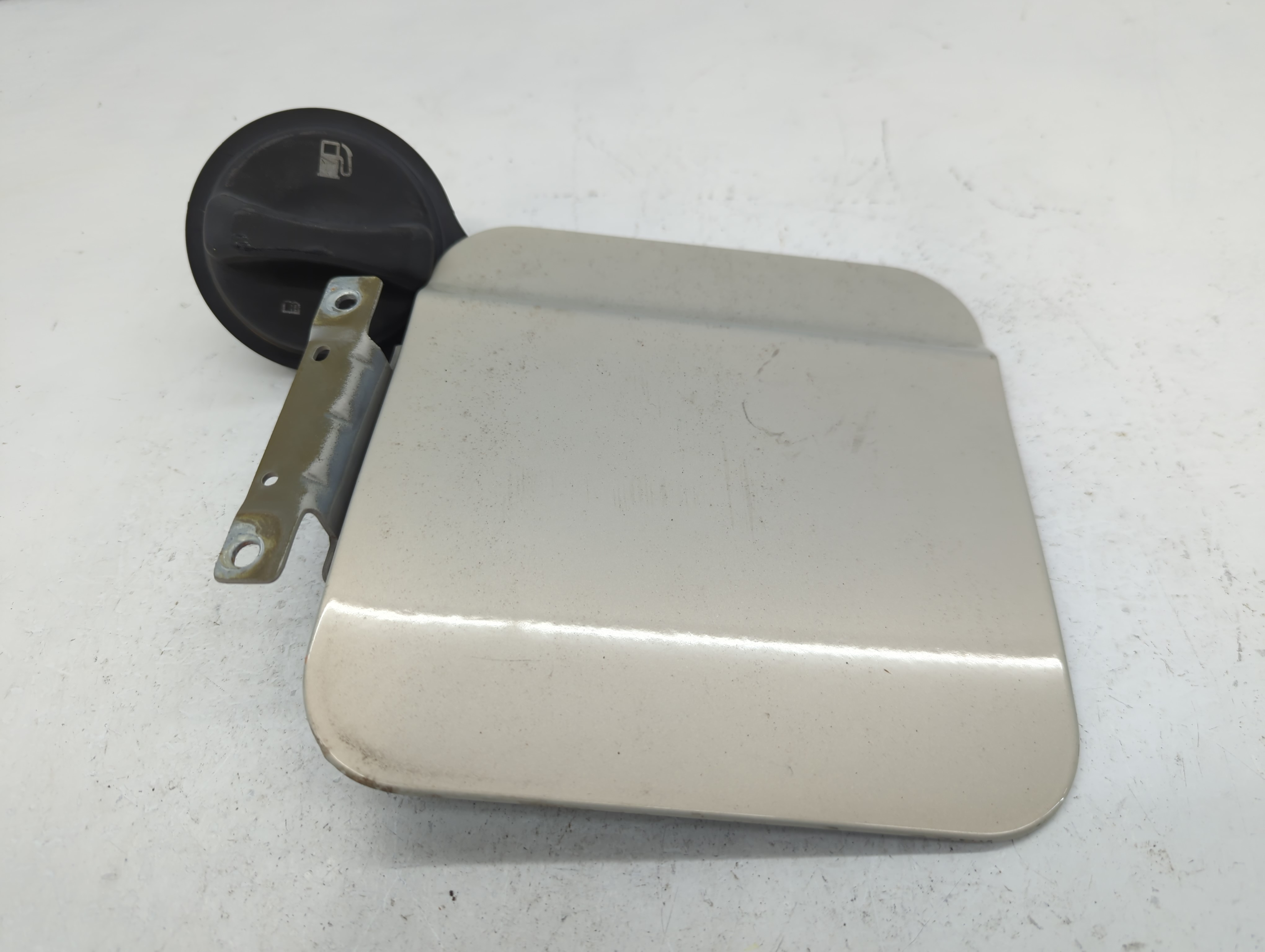 Picture of 2007 Cadillac Dts Fuel Tank Door Lid Gas Tank Beige 1035770