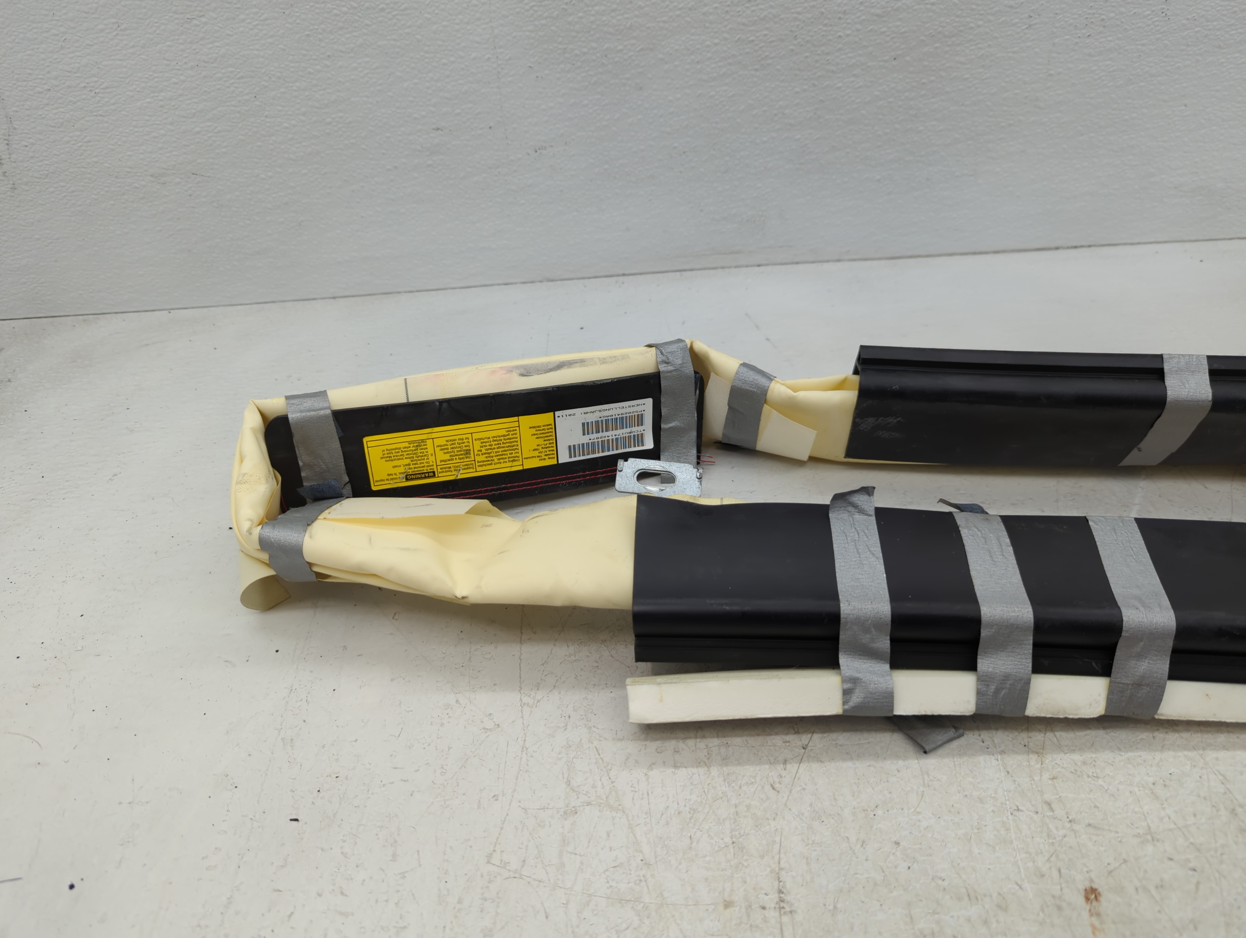 2011 Jeep Liberty Passenger Curtain Air Bag Oem 1035945 - Oemusedautoparts1.com