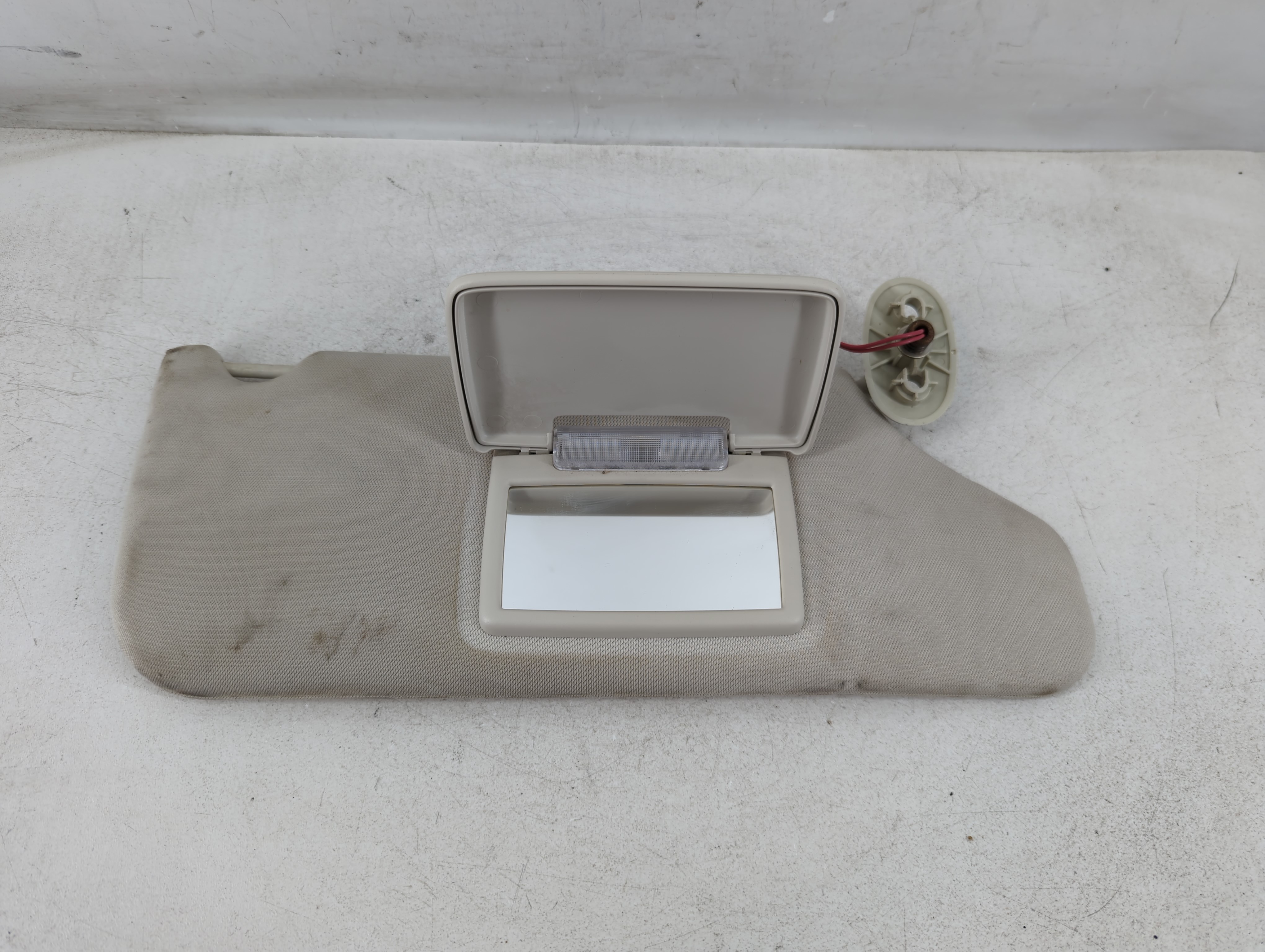 Picture of 2008-2012 Jeep Liberty Passenger Sun Visor Mirror Right Sunvisor Grey 1035949
