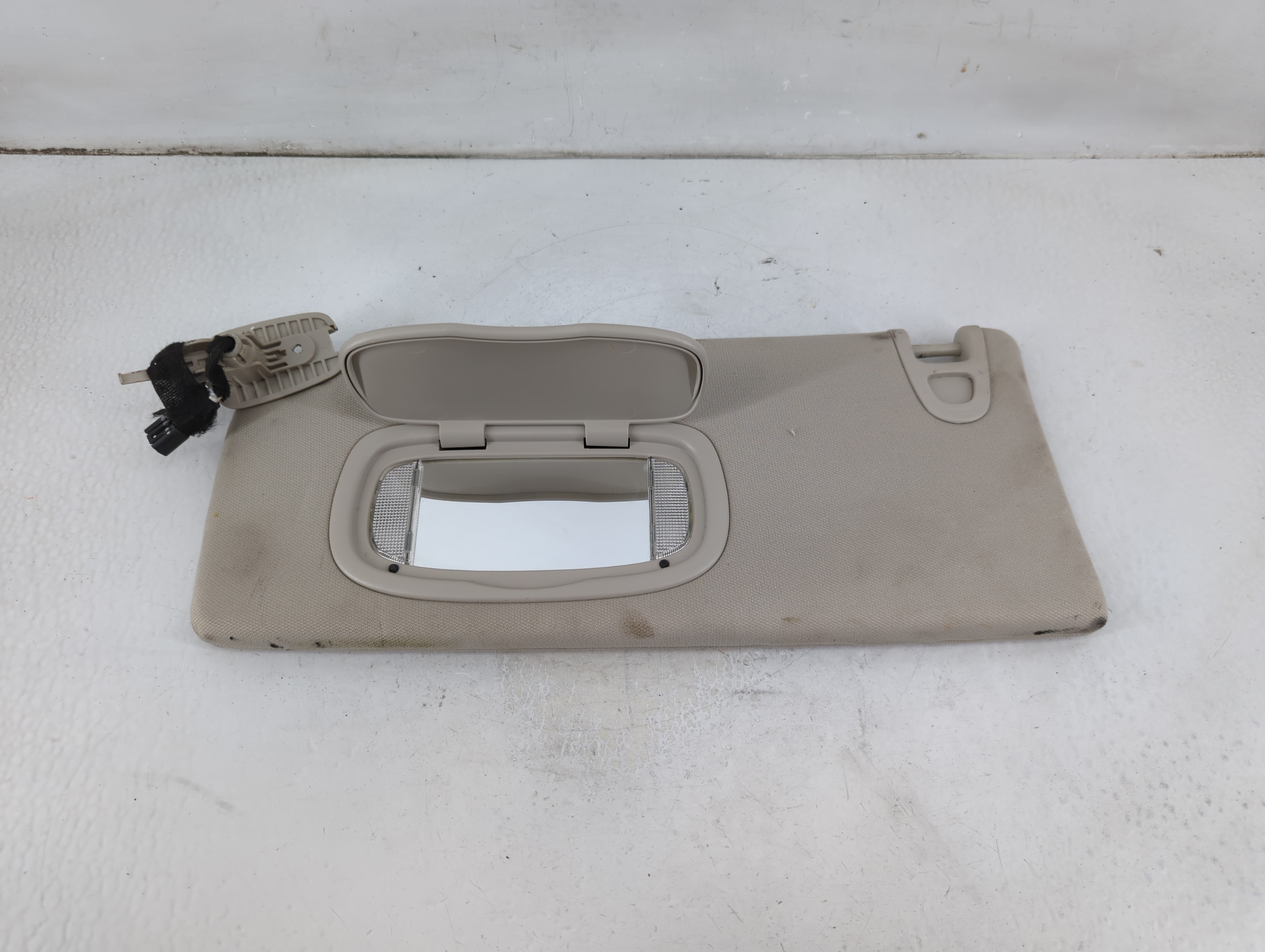 Picture of 2014-2018 Jeep Cherokee Driver Sun Visor Mirror Left Sunvisor Grey 1036057