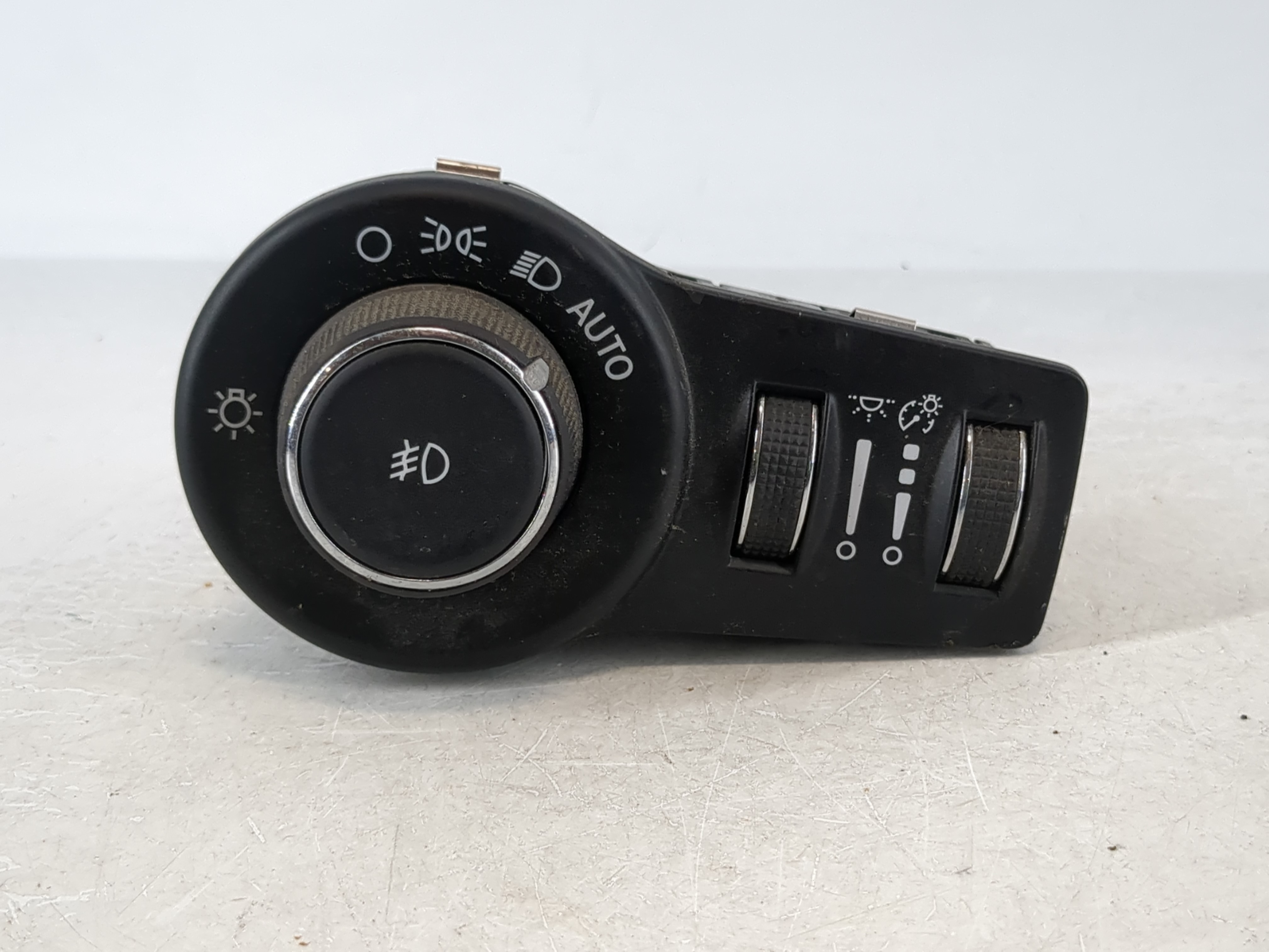 Picture of 2014-2018 Jeep Cherokee Headlight Head Light Switch Lamp Control 1036070
