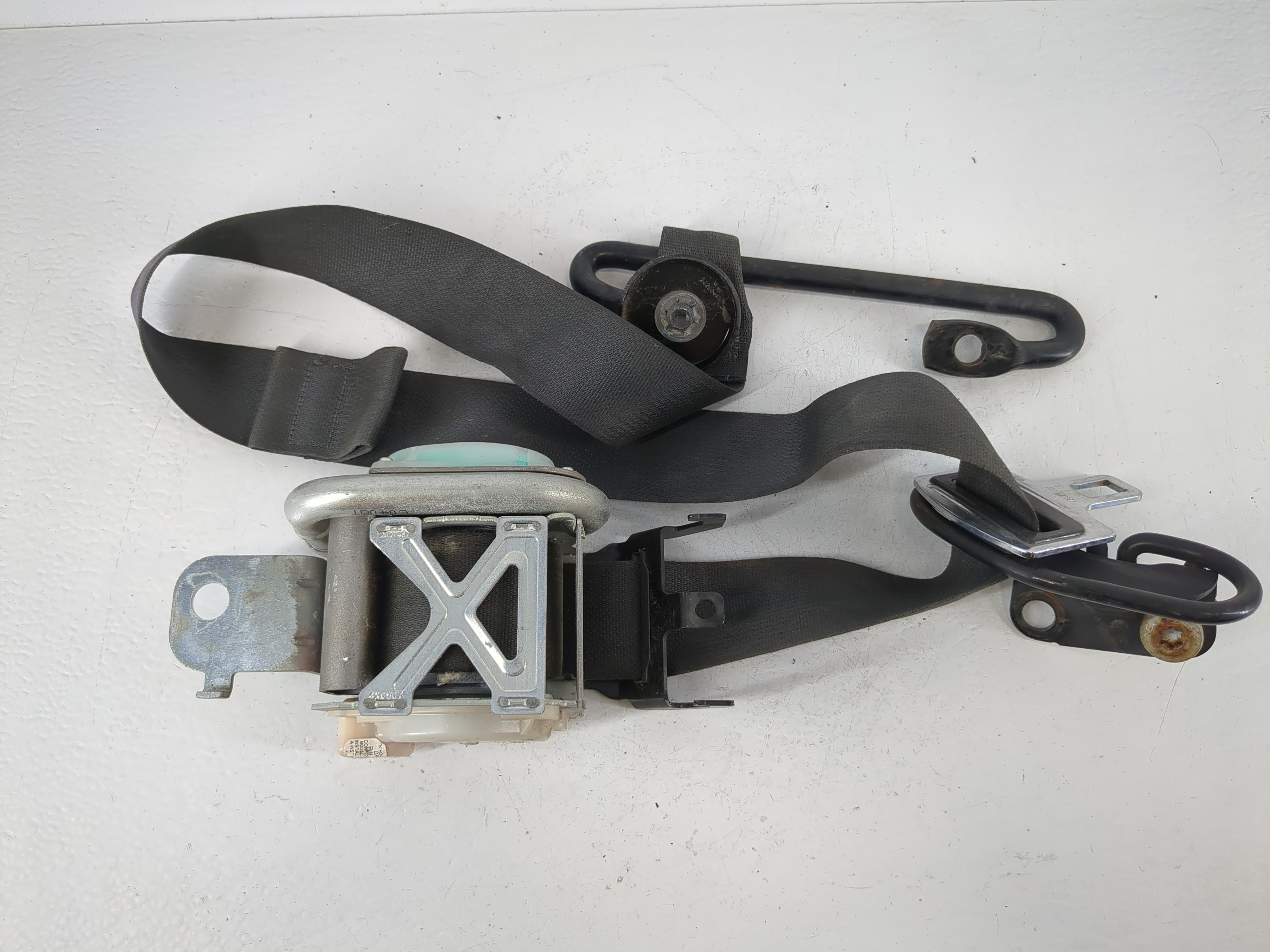 2008-2010 Dodge Challenger Passenger Front Seatbelt Retractor 1036158 - Oemusedautoparts1.com