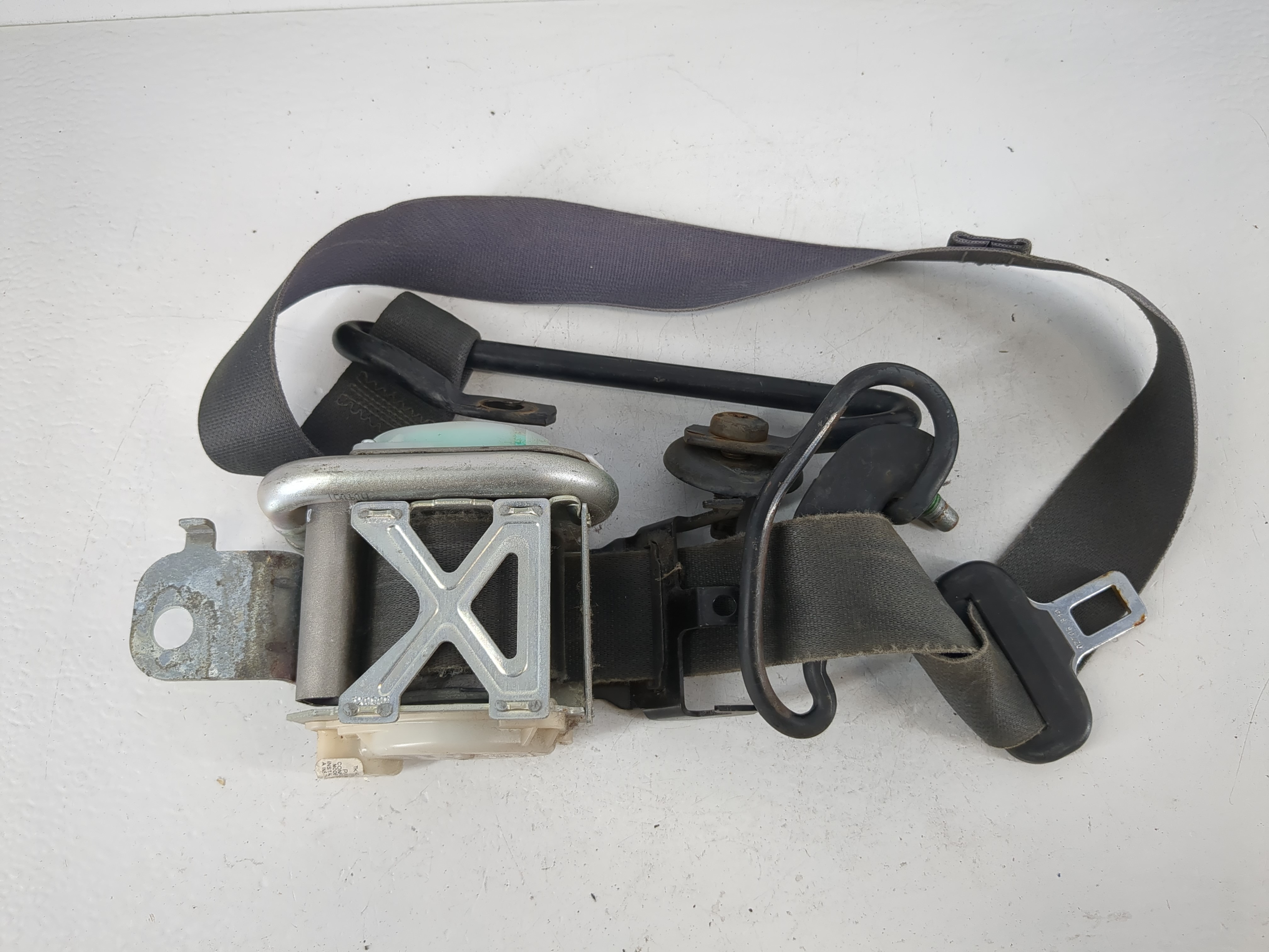 2008-2010 Dodge Challenger Drvier Front Seatbelt Retractor 1036159 - Oemusedautoparts1.com