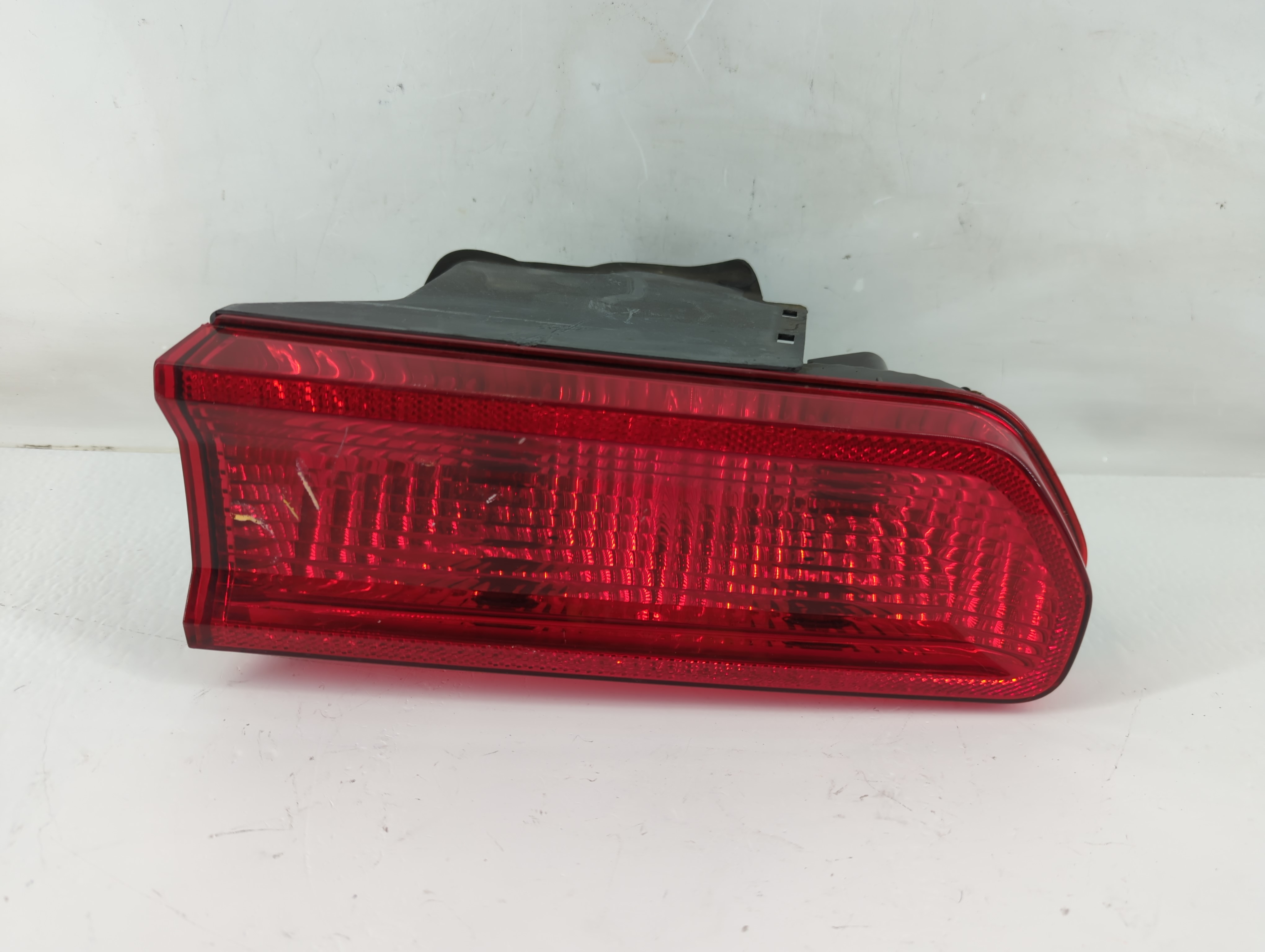 Picture of 2010 Dodge Challenger Passenger Right Side Tail Light Taillight Oem 1036162