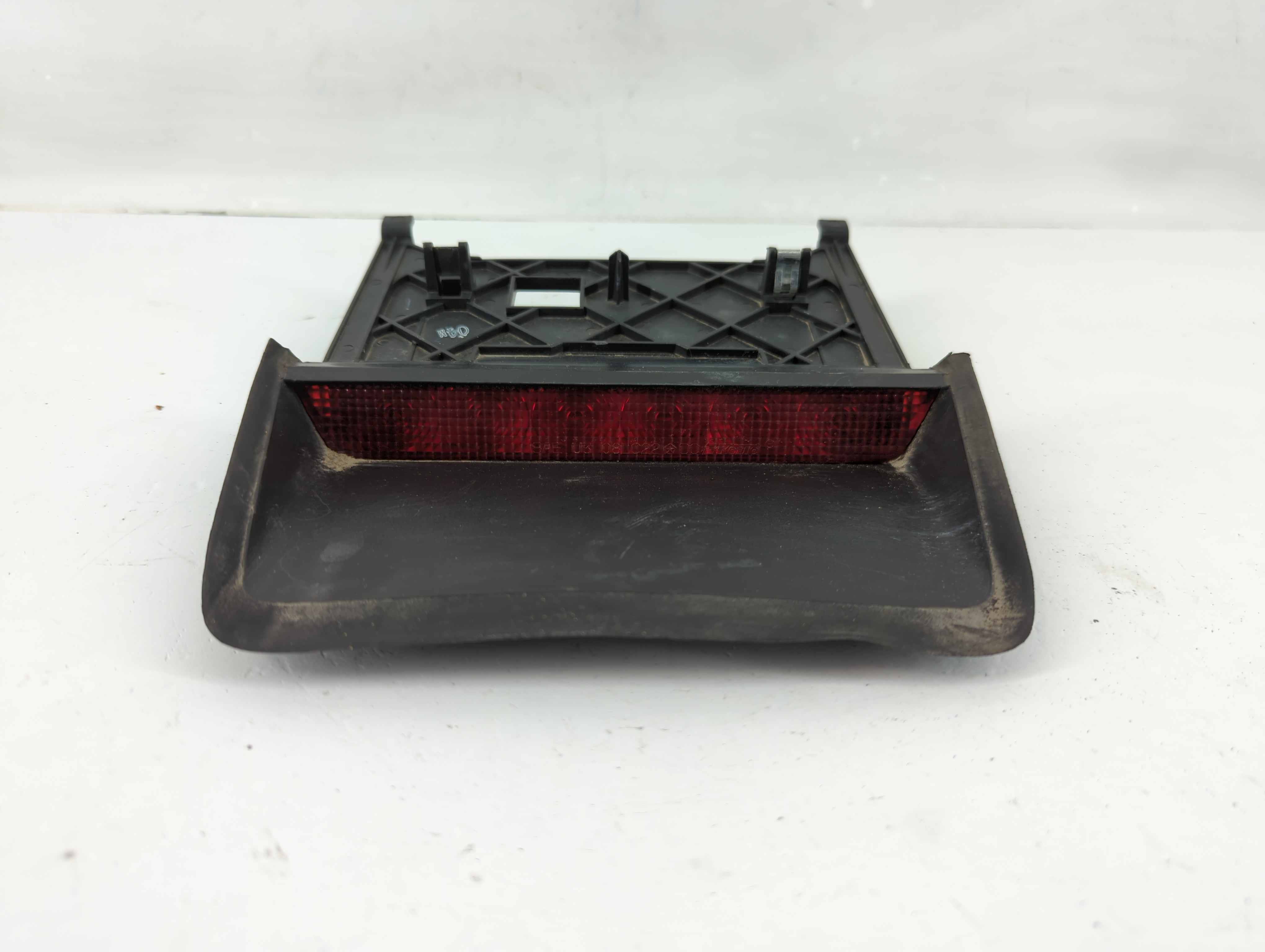 2010 Dodge Challenger Third Brake Light Tail Light 1036181 - Oemusedautoparts1.com