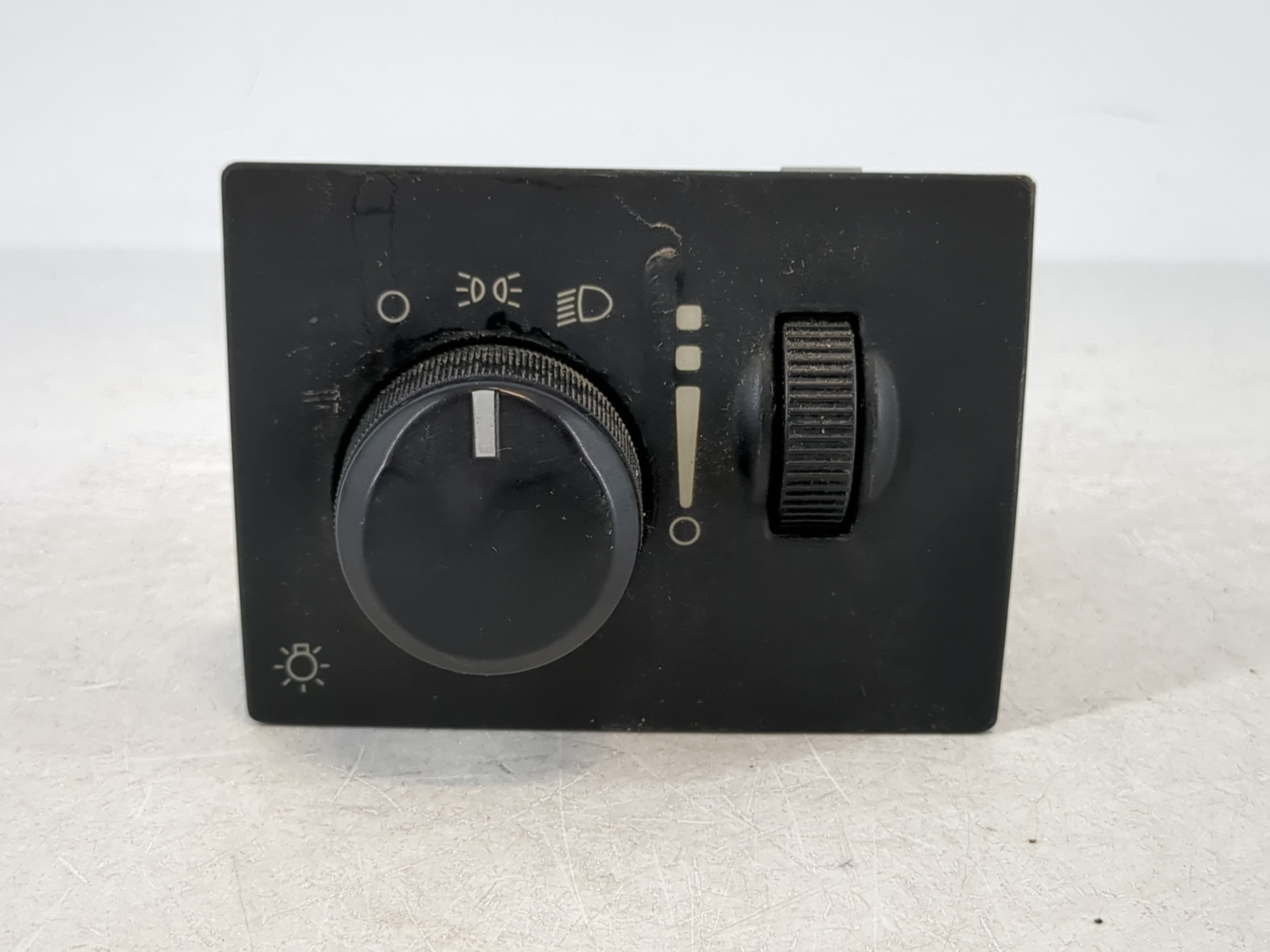 Picture of 2008 Chrysler 300 Headlight Lamp Control Switch 1036200
