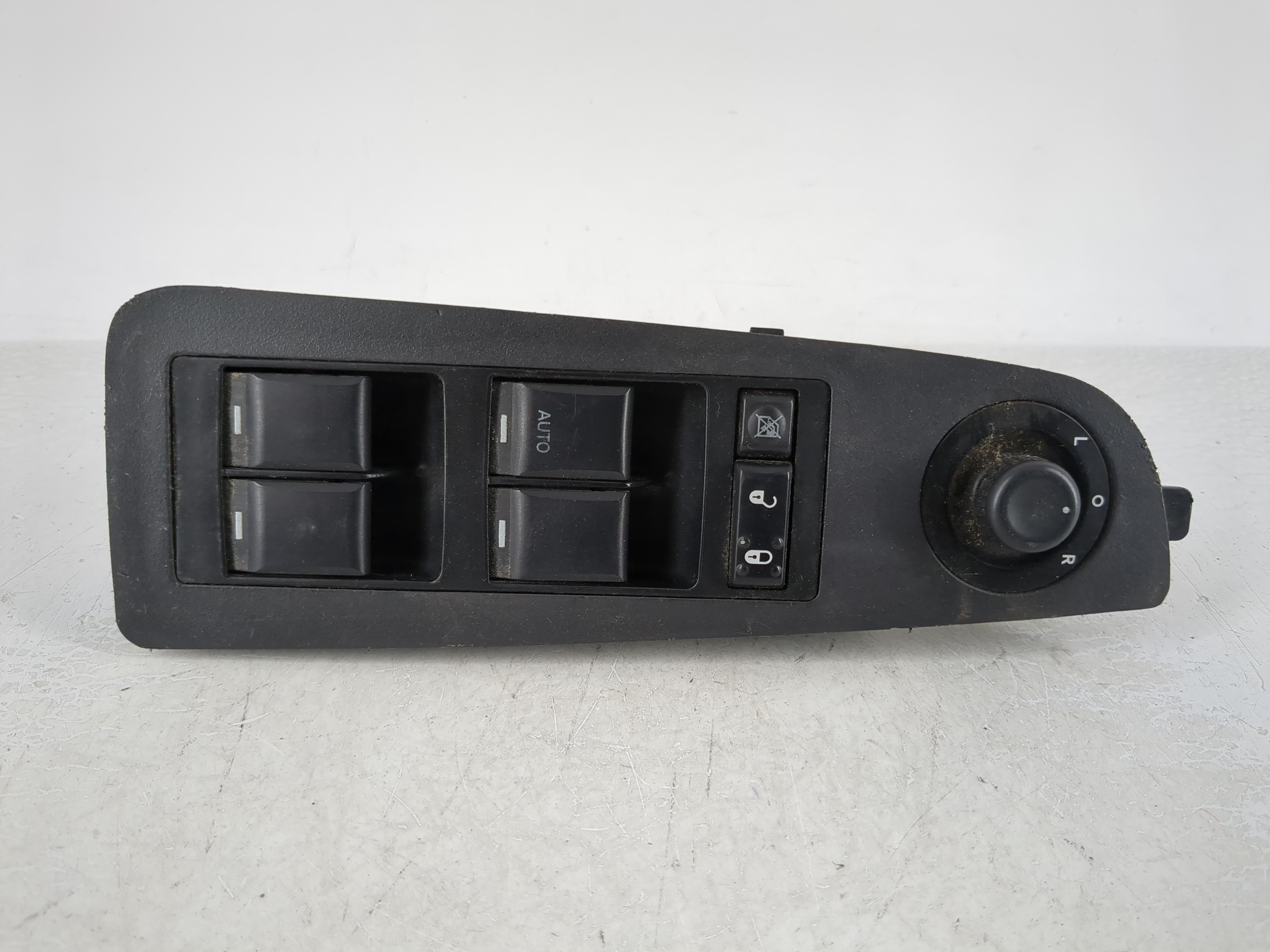 Picture of 2005-2010 Chrysler 300 Driver Left Door Master Power Window Switch 1036207