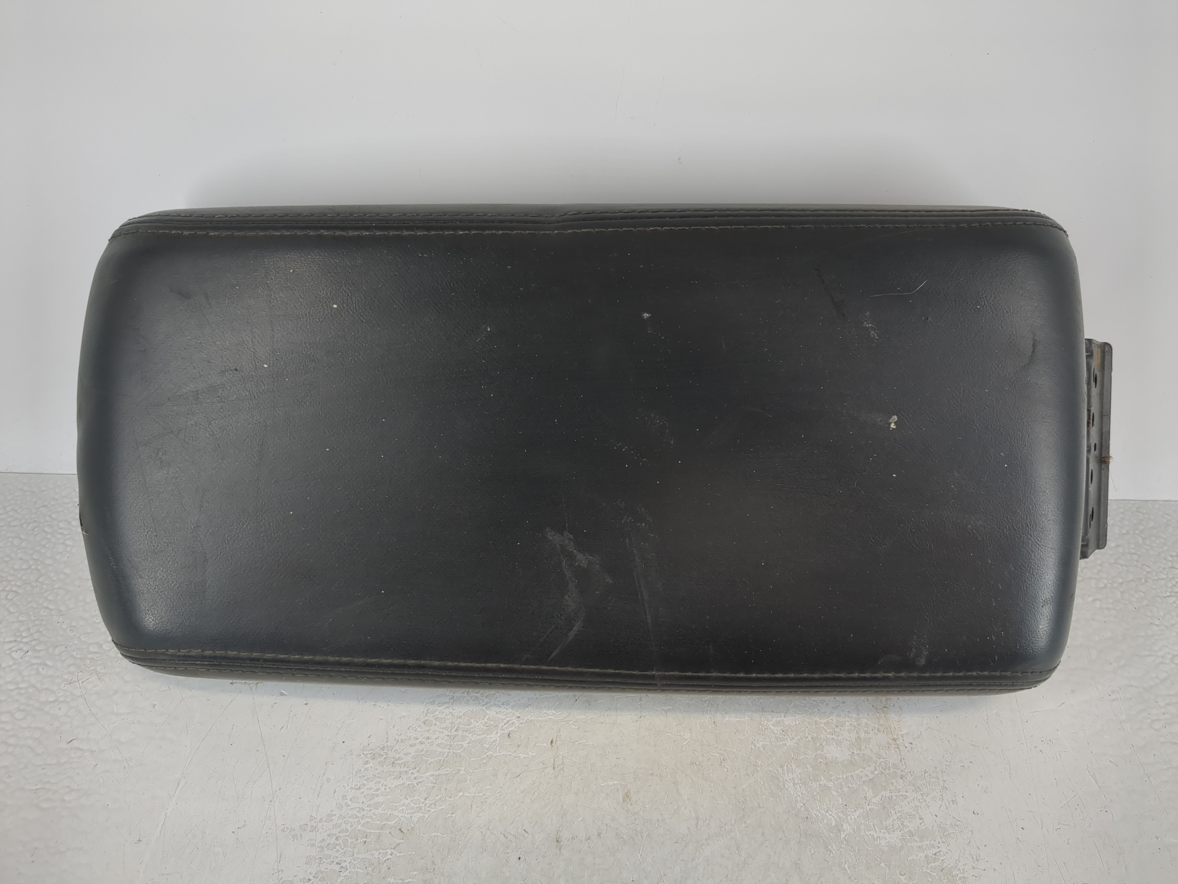 Picture of 2008 Chrysler 300 Center Console Armrest Cover Lid Black 1036242