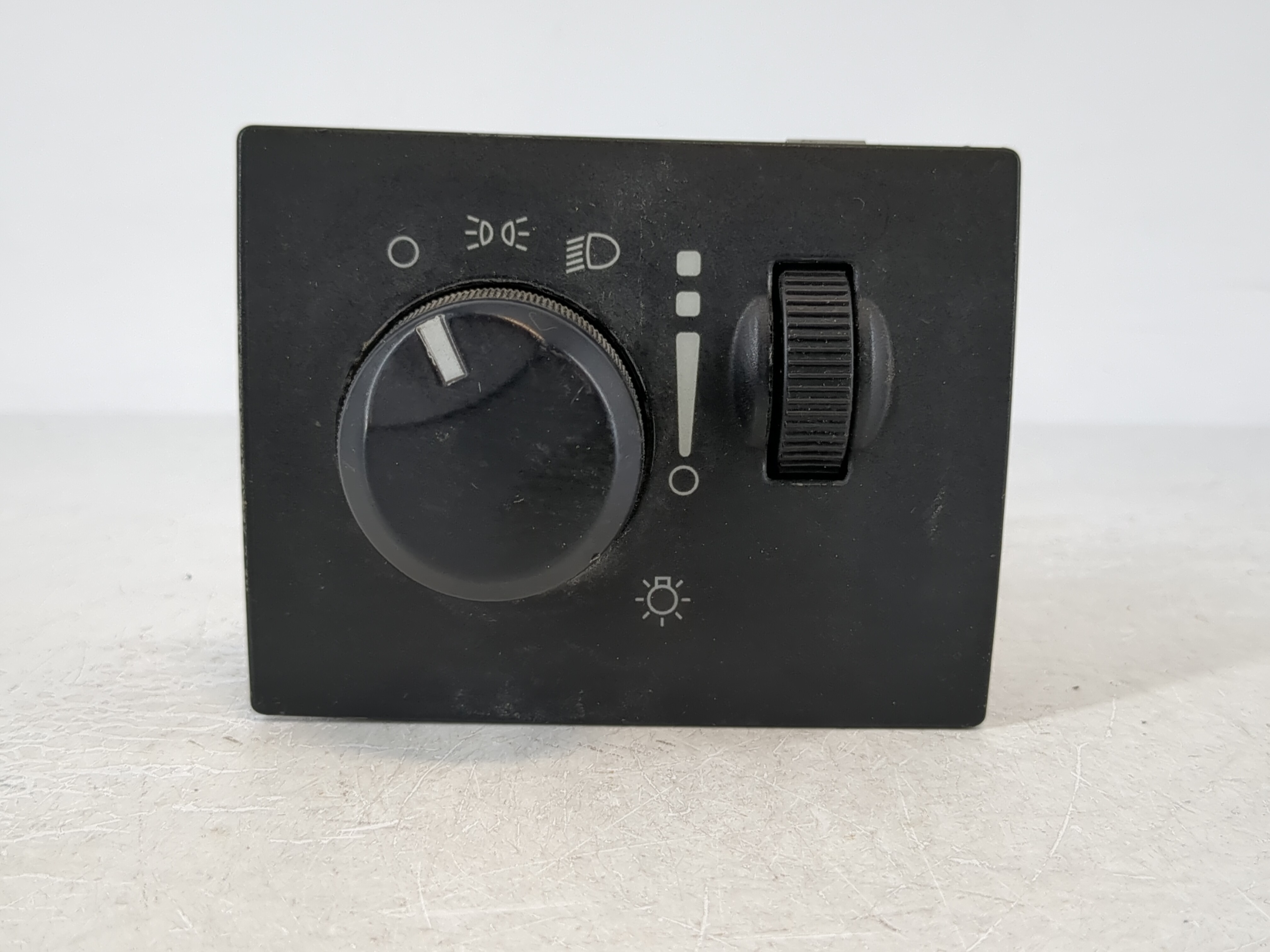 Picture of 2010 Dodge Grand Caravan Headlight Lamp Control Switch 1036338