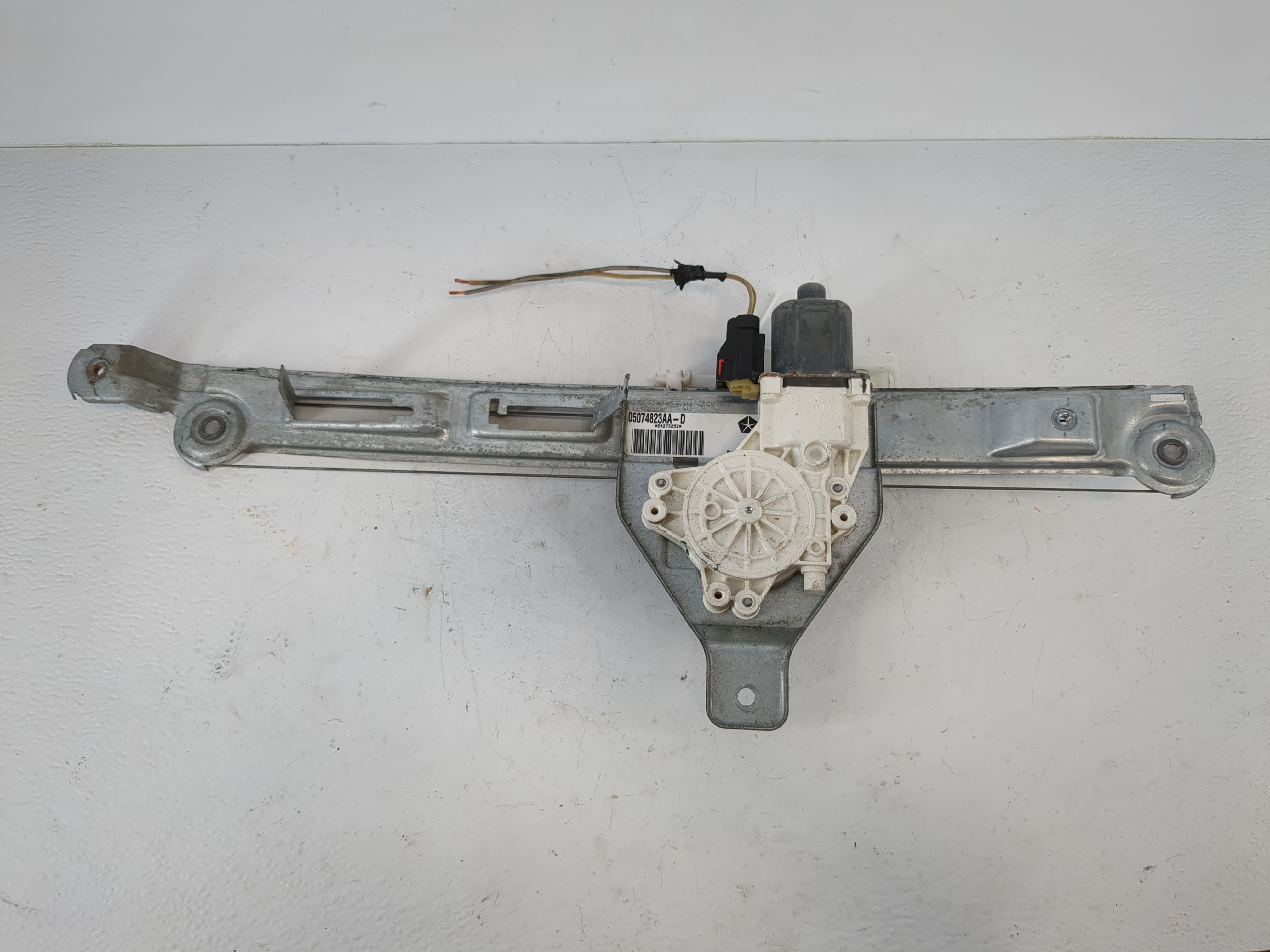 Jeep Compass Driver Rear Left Power Window Motor 1036357 - Oemusedautoparts1.com