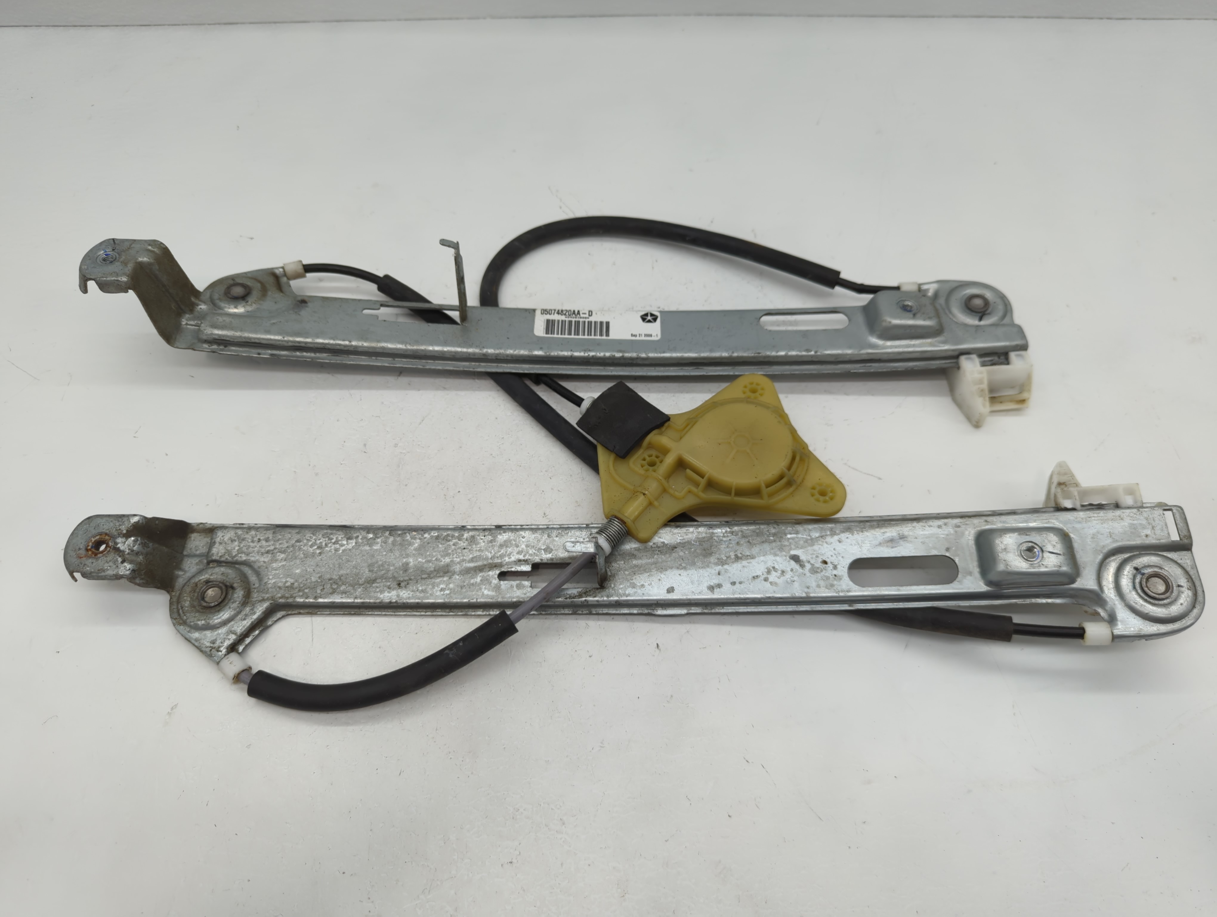 2007-2017 Jeep Compass Window Regulator Passenger Front 1036360 - Oemusedautoparts1.com