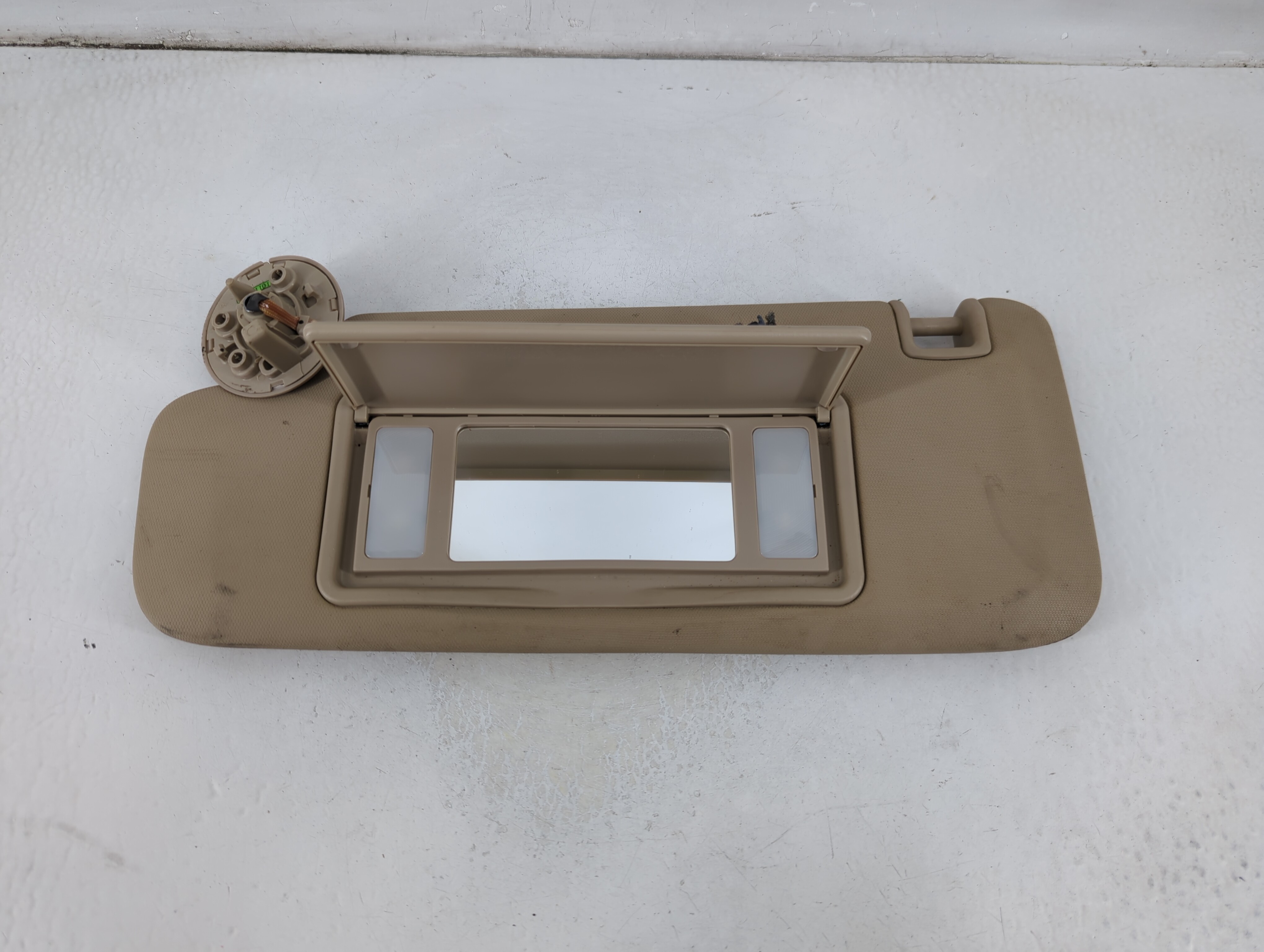 2011-2015 Buick Regal Driver Sun Visor Mirror Left Sunvisor Beige 1036507 - Oemusedautoparts1.com