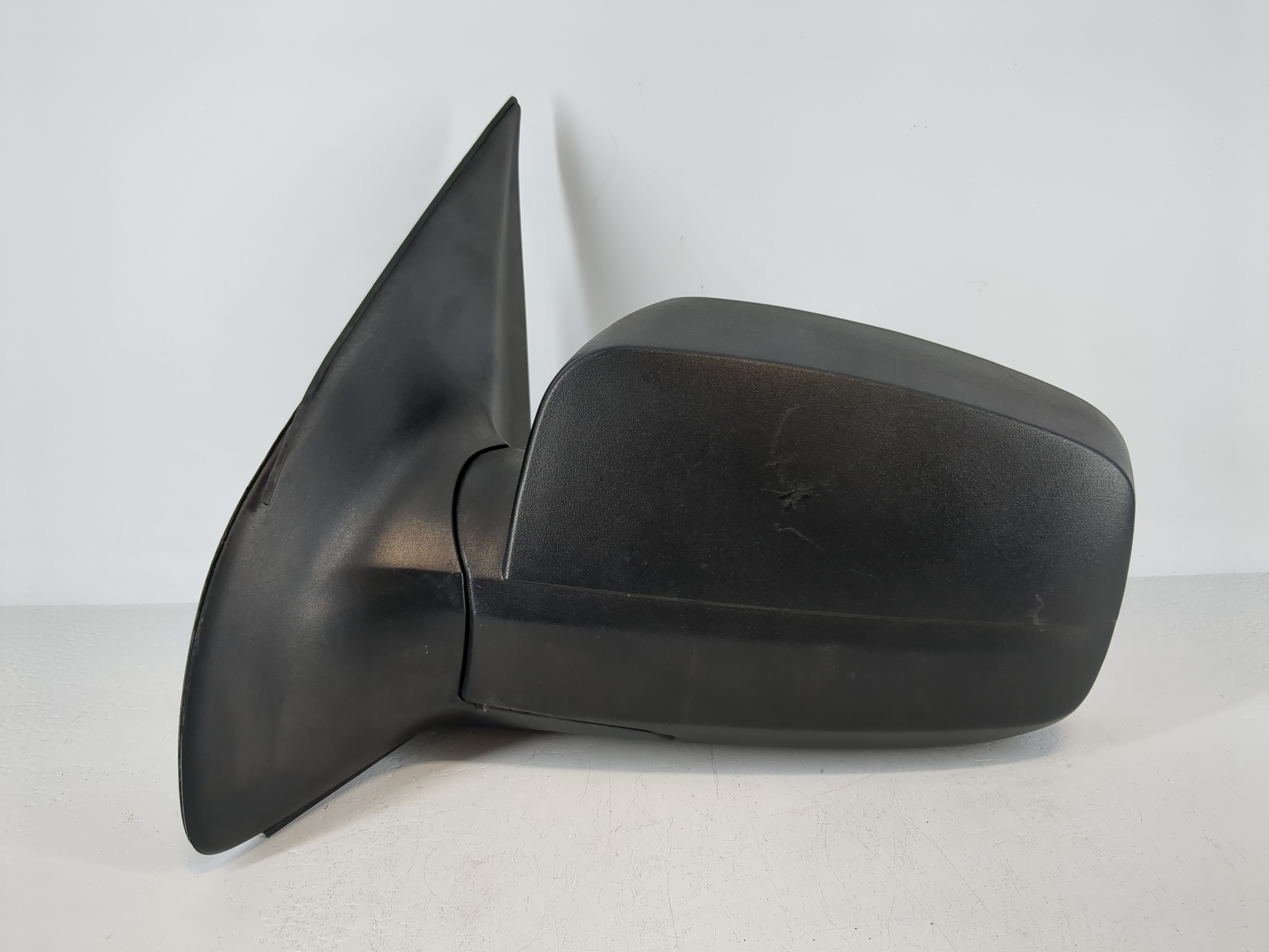 Picture of 2003-2009 Kia Sorento Passenger Right Side View Manual Door Mirror Black 1036686