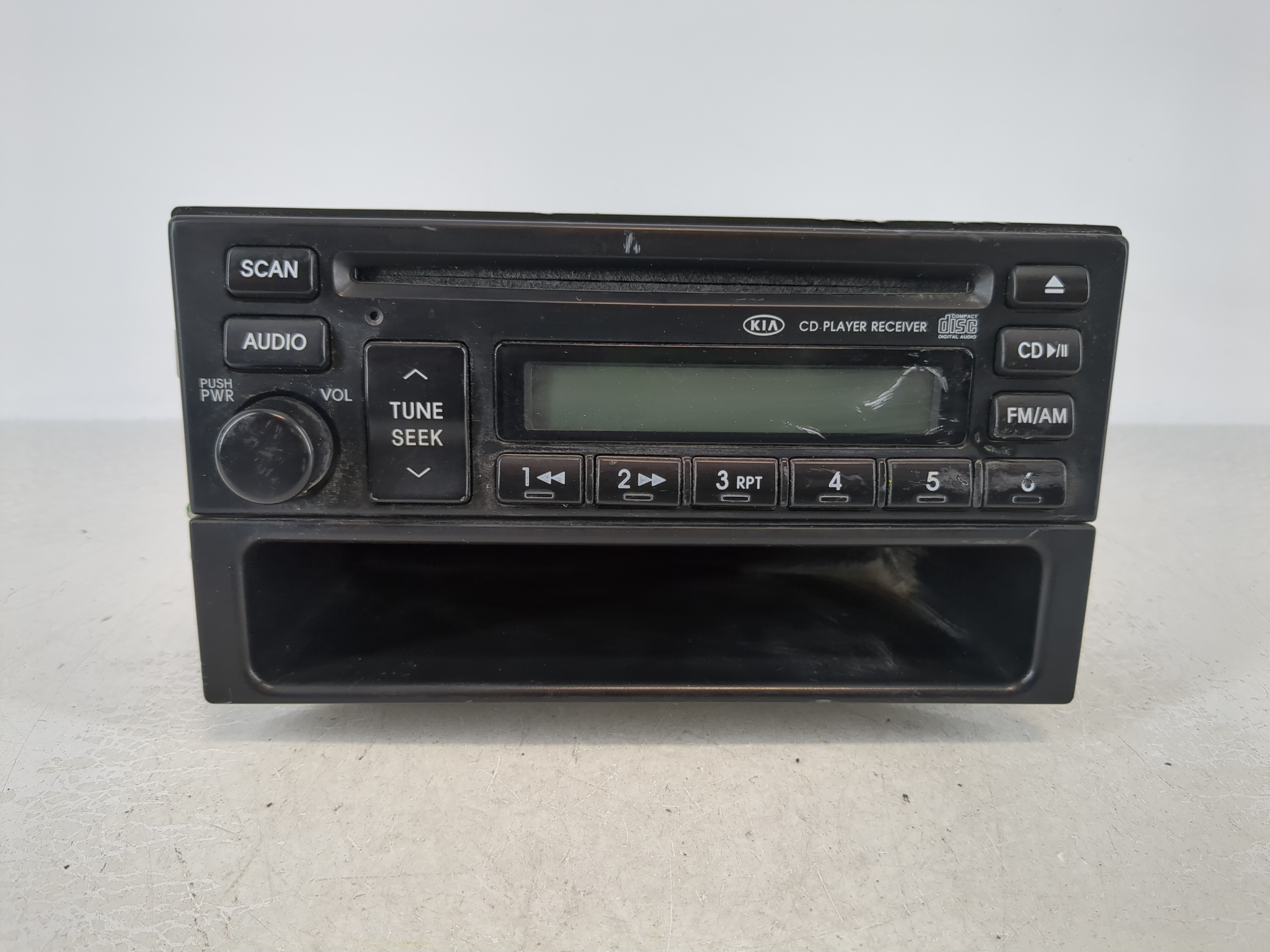 2006 Kia Sorento Am Fm Cd Player Radio Receiver 1036701 - Oemusedautoparts1.com