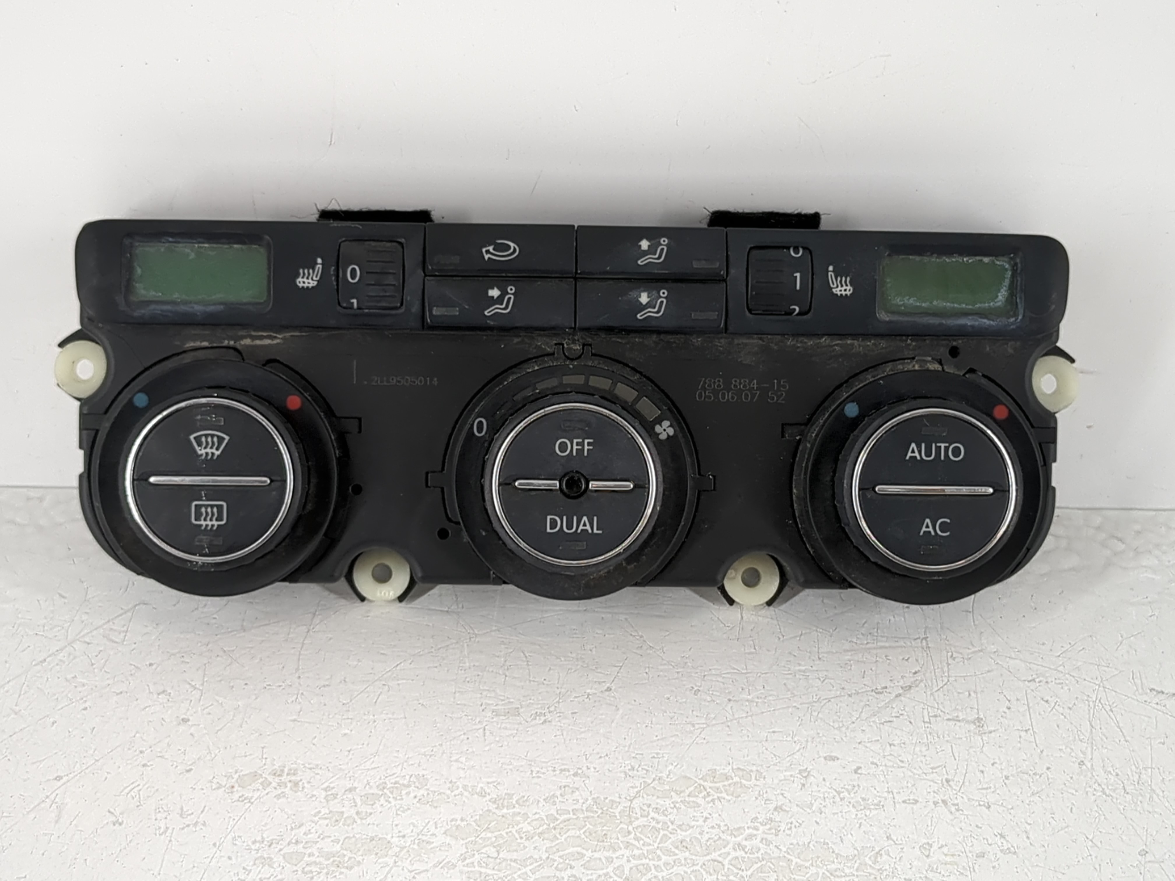 Picture of 2008 Volkswagen Eos Ac Heater Climate Control 788 884-15 1036880
