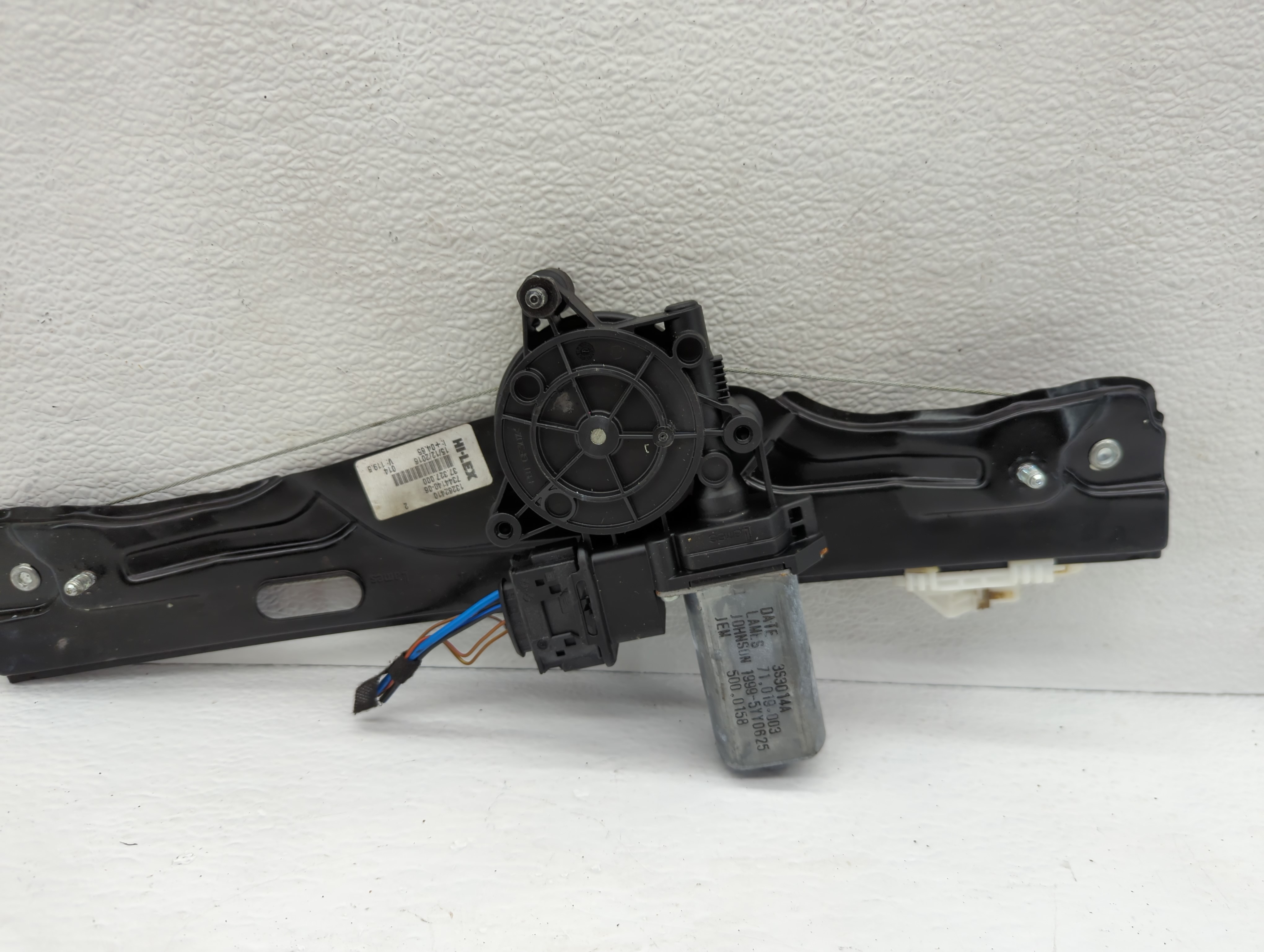 Mini Cooper Clubman Passenger Rear Right Power Window Motor 1037120 - Oemusedautoparts1.com