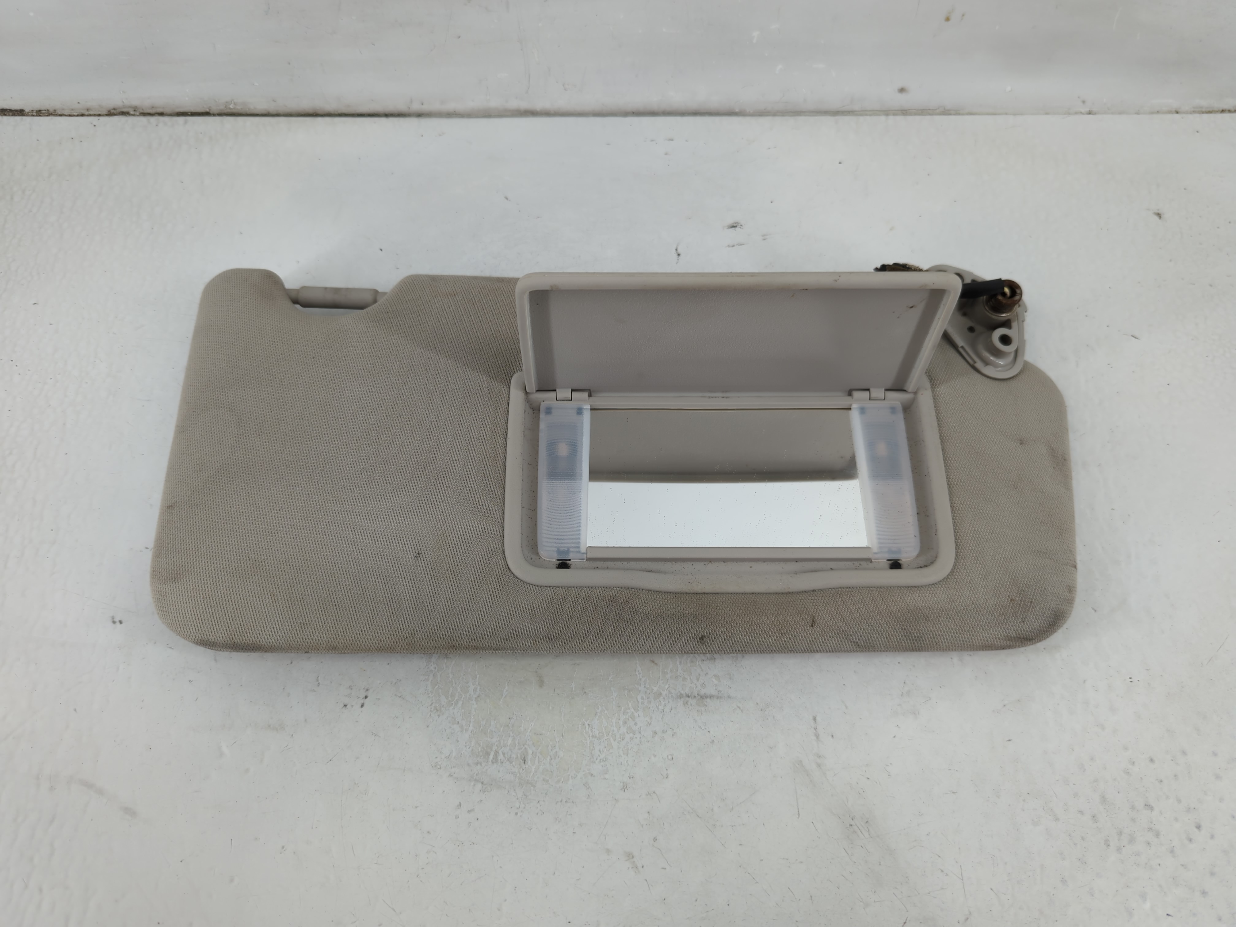 2010-2014 Subaru Legacy Passenger Sun Visor Mirror Right Sunvisor Grey 1037309 - Oemusedautoparts1.com