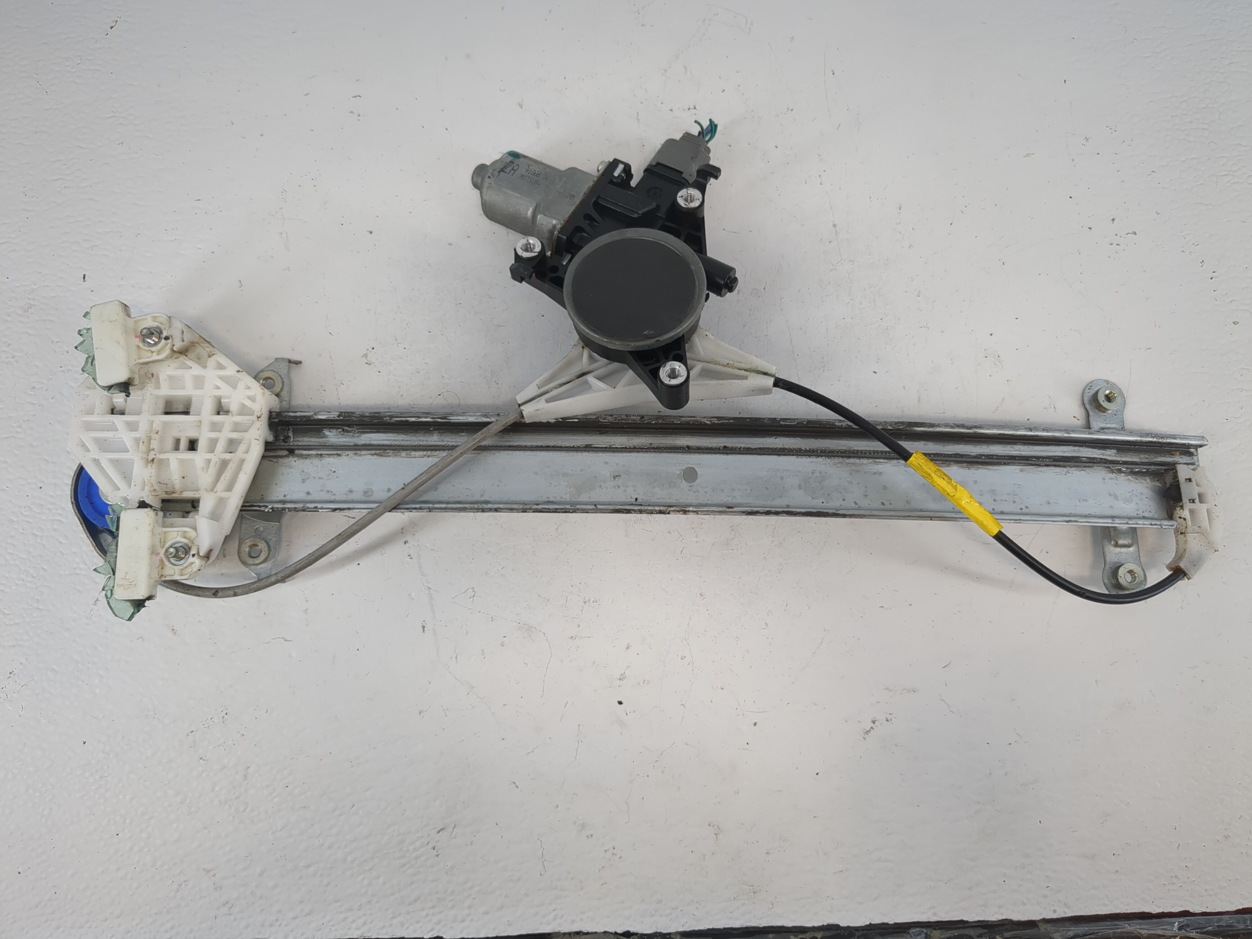 Picture of 2010-2014 Subaru Legacy Driver Left Front Window Regulator 1037316