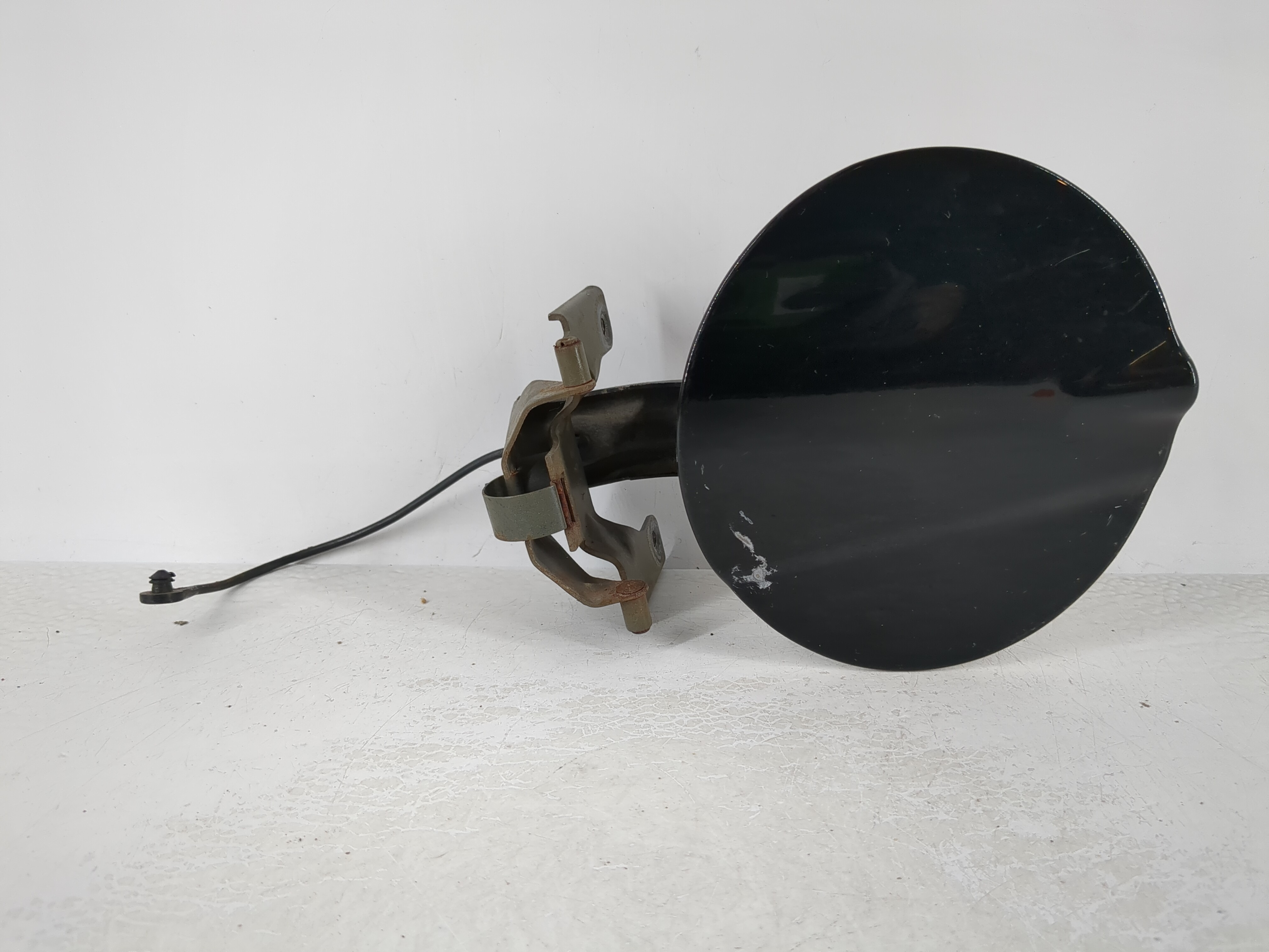 Picture of 2012 Chrysler 200 Fuel Tank Door Lid Gas Tank Black 1037505