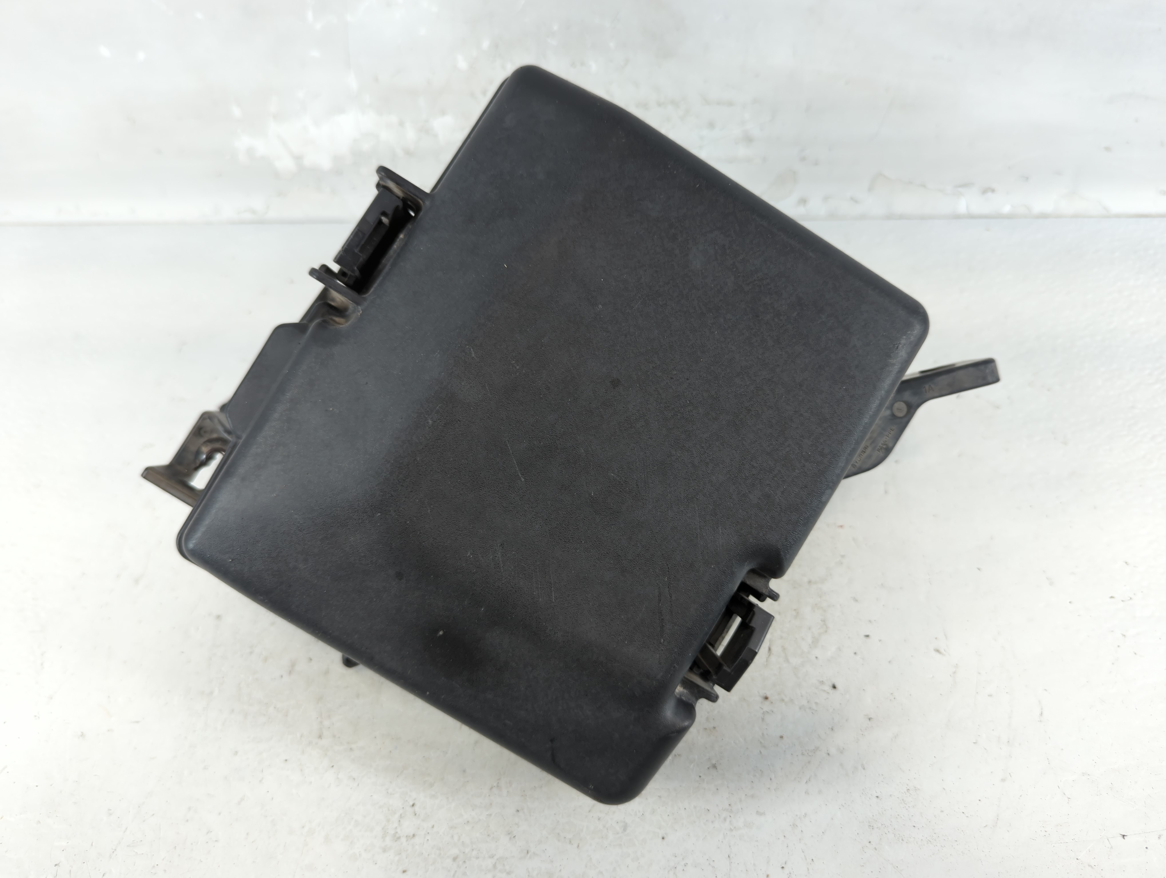 2016-2017 Hyundai Sonata Fusebox Fuse Box Relay Module 91204 E6181 1037572 - Oemusedautoparts1.com