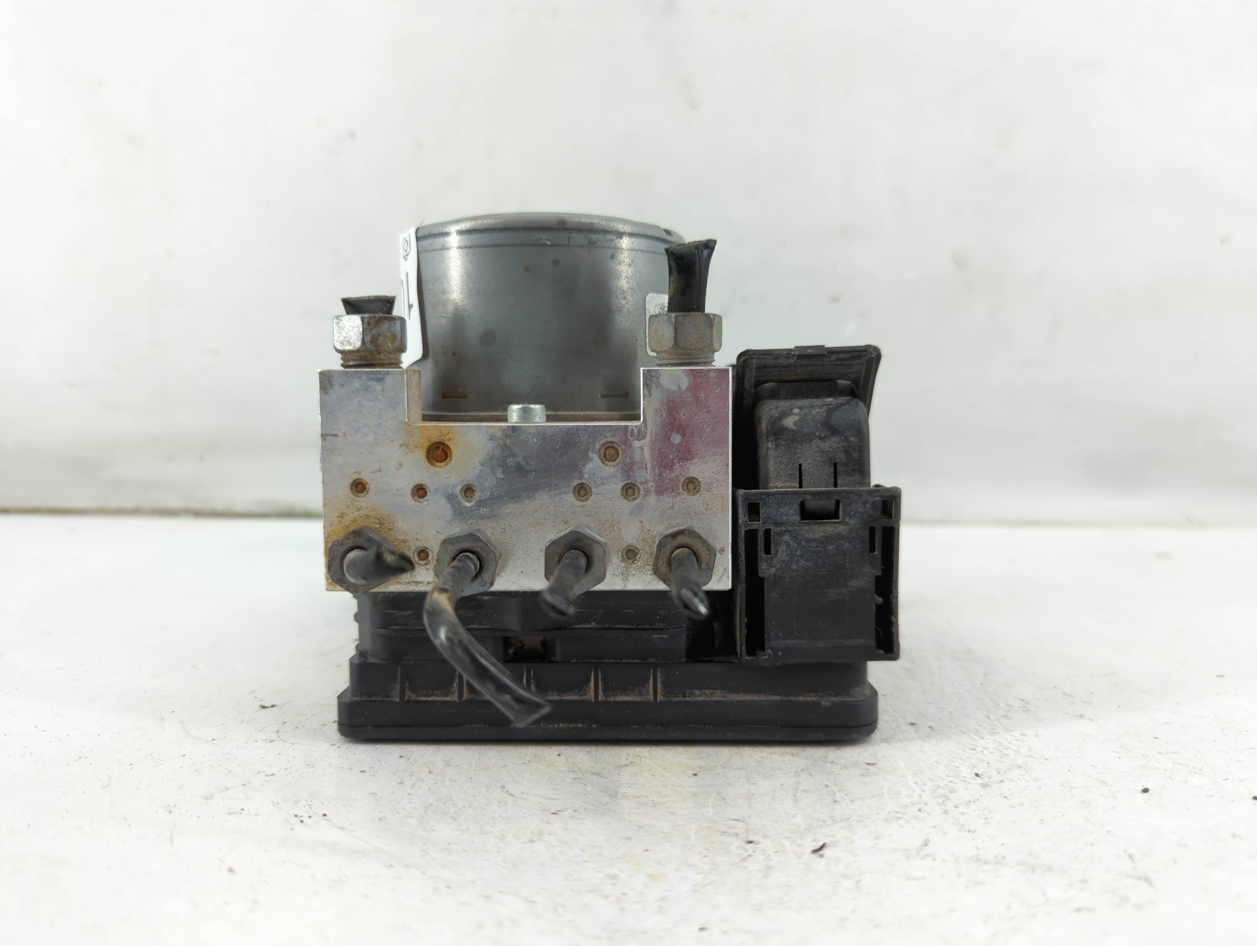 2016 Ford Explorer Abs Pump Control Module 1037582 - Oemusedautoparts1.com