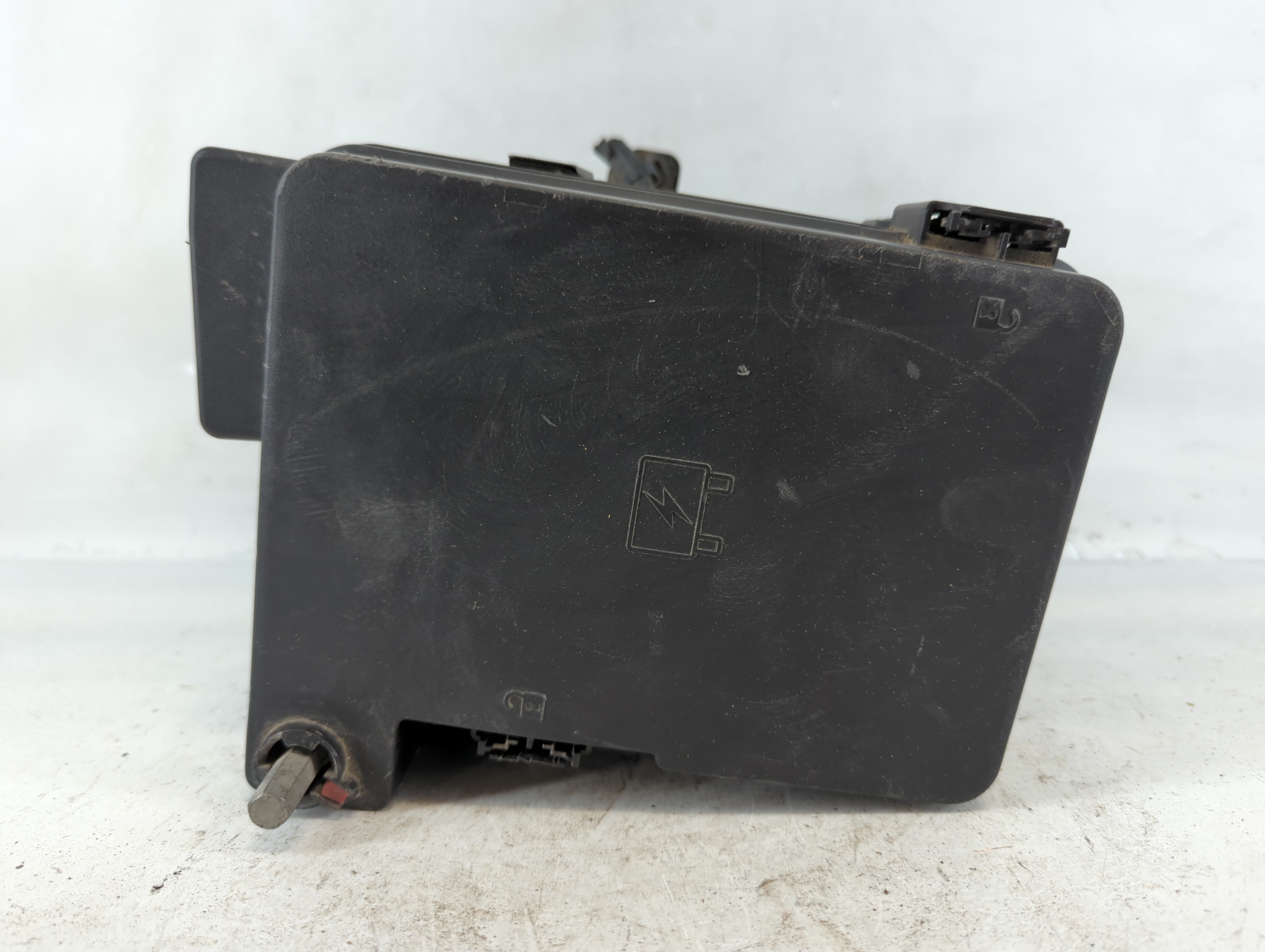 2017-2017 Gmc Terrain Fusebox Fuse Box Relay Module 84080470 1037635 - Oemusedautoparts1.com