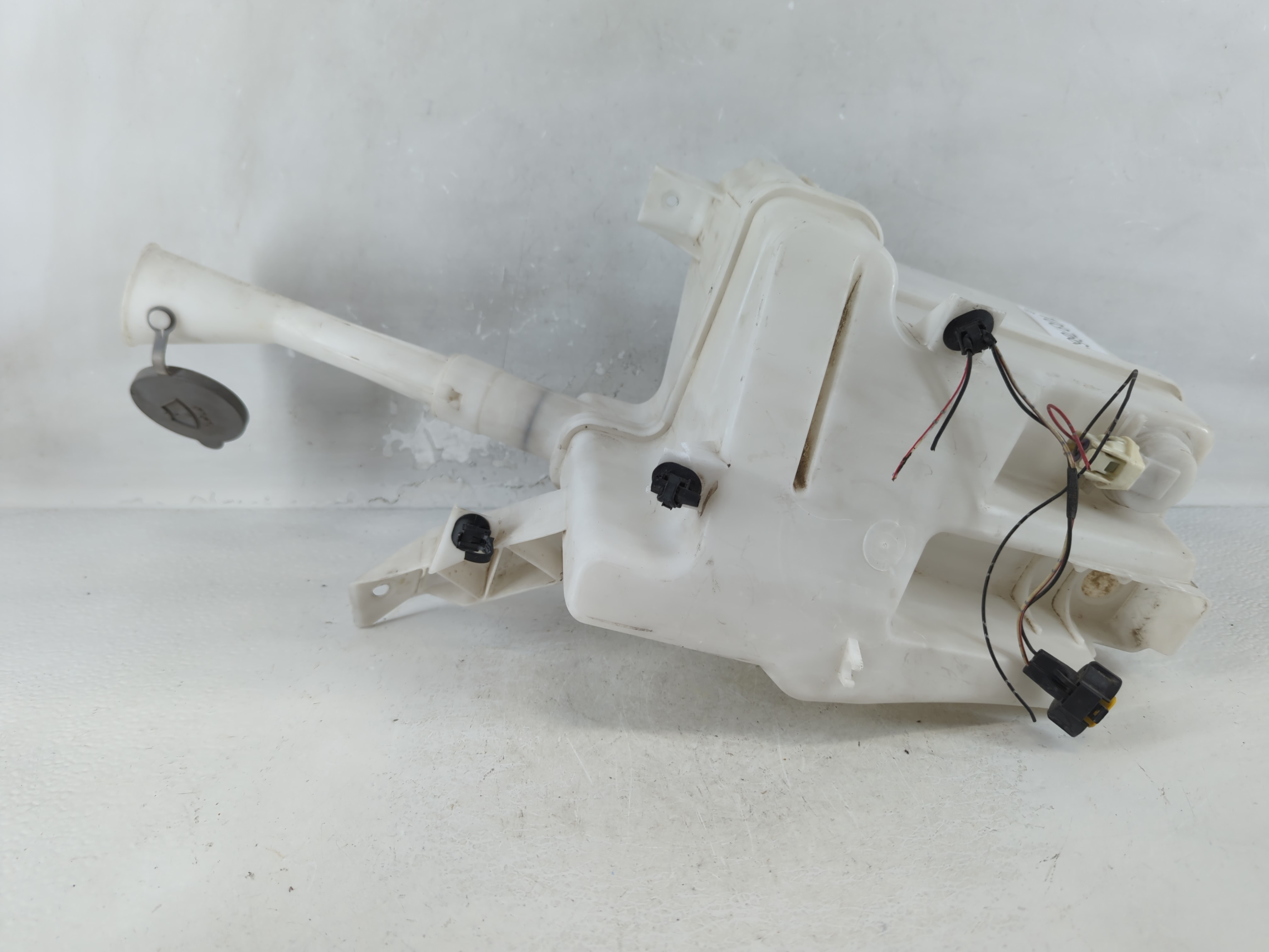 2007-2013 Nissan Altima Windshield Washer Fluid Reservoir Bottle Oem 1037663 - Oemusedautoparts1.com