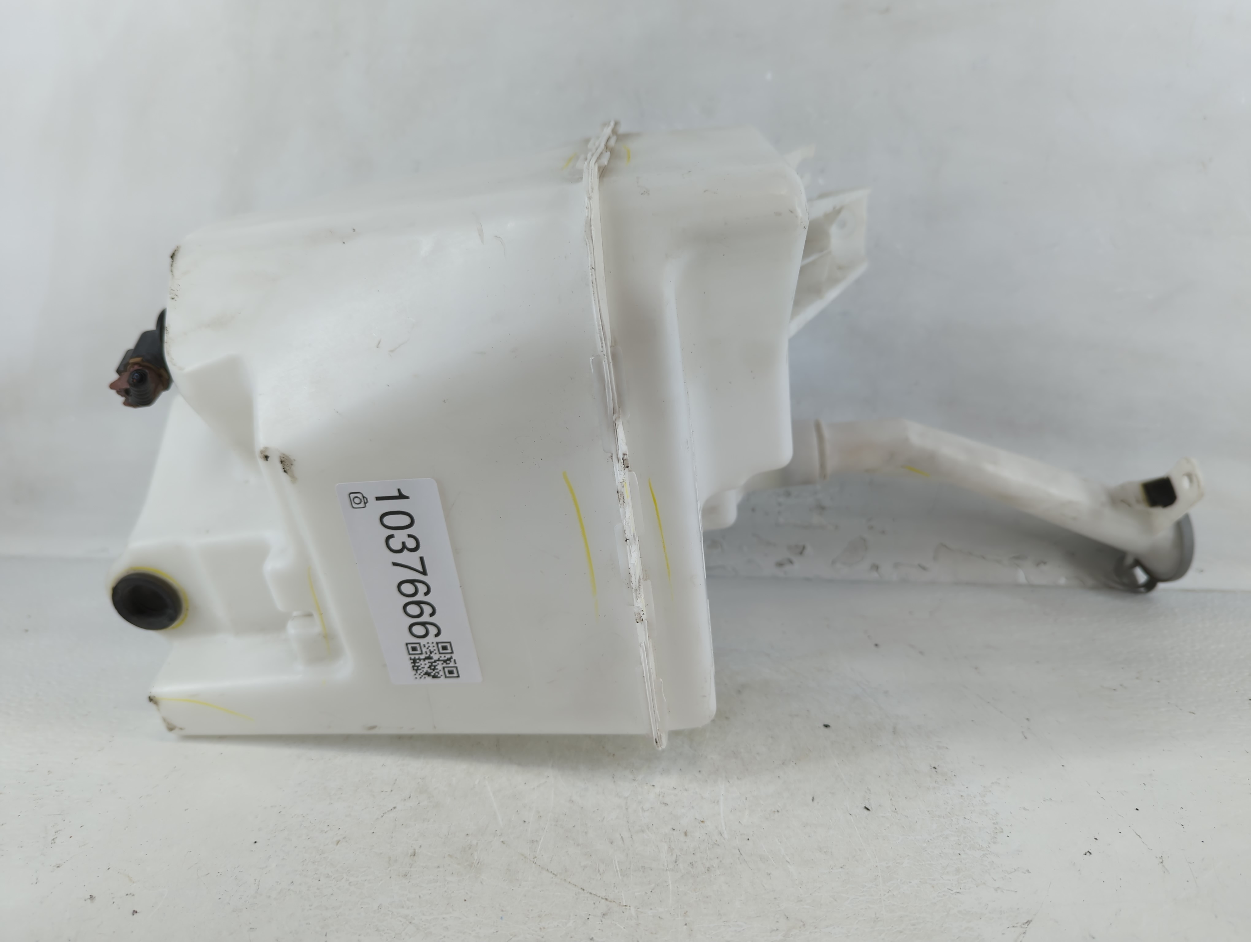 2013-2015 Nissan Sentra Windshield Washer Fluid Reservoir Bottle Oem 1037666 - Oemusedautoparts1.com