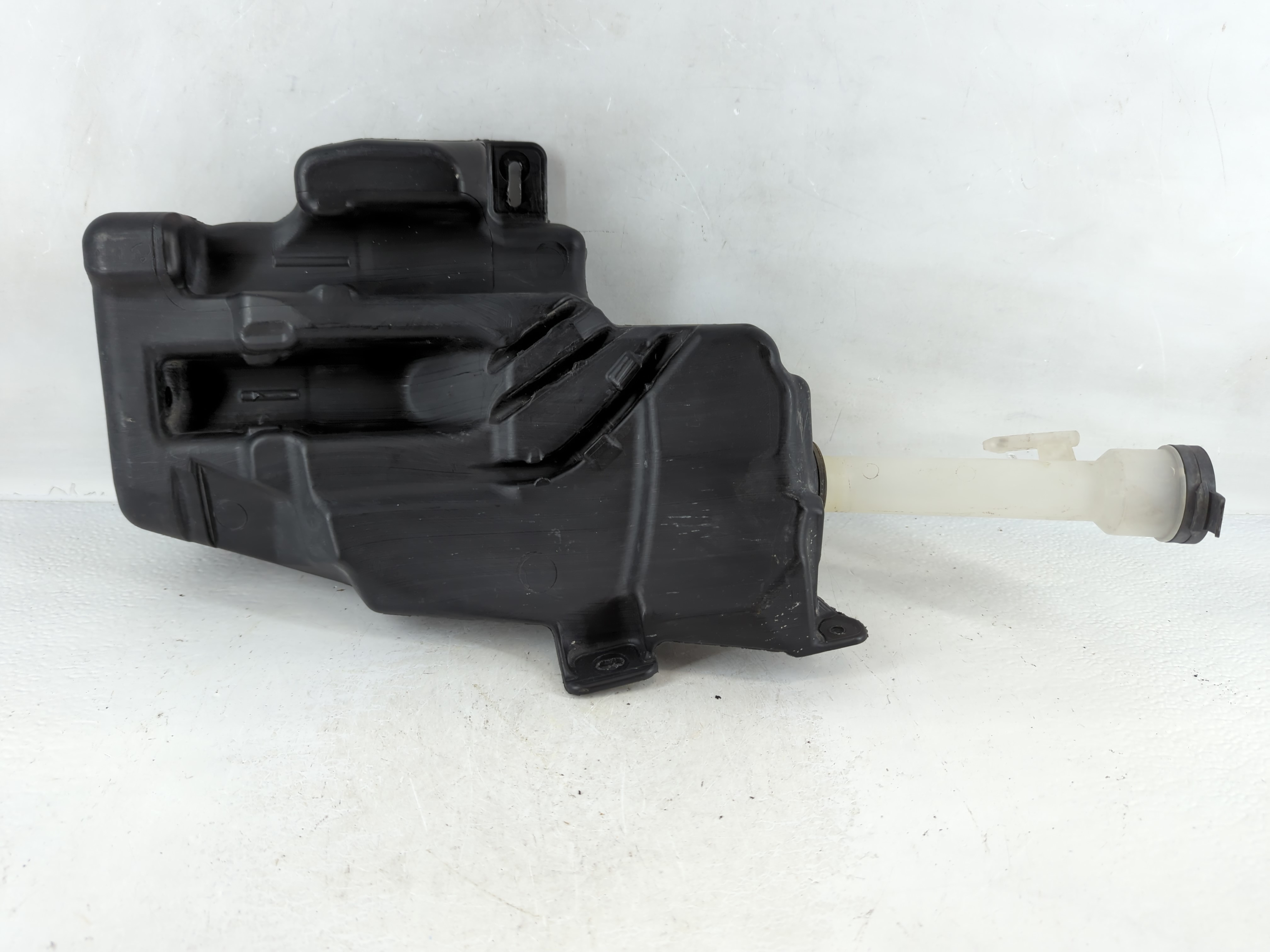 2011-2016 Chevrolet Cruze Windshield Washer Fluid Reservoir Bottle Oem 1037688 - Oemusedautoparts1.com