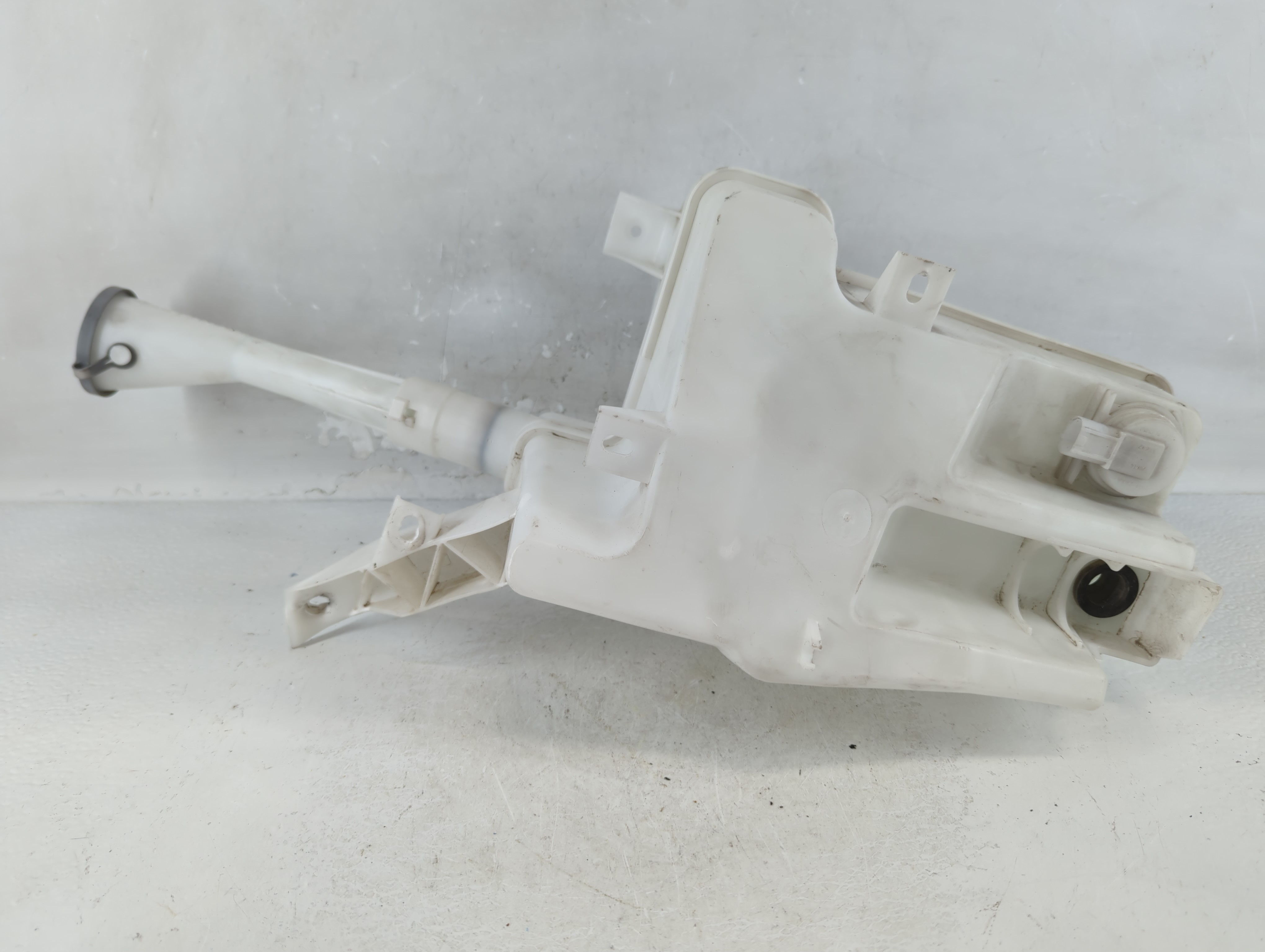 2009-2014 Nissan Maxima Windshield Washer Fluid Reservoir Bottle Oem 1037693 - Oemusedautoparts1.com