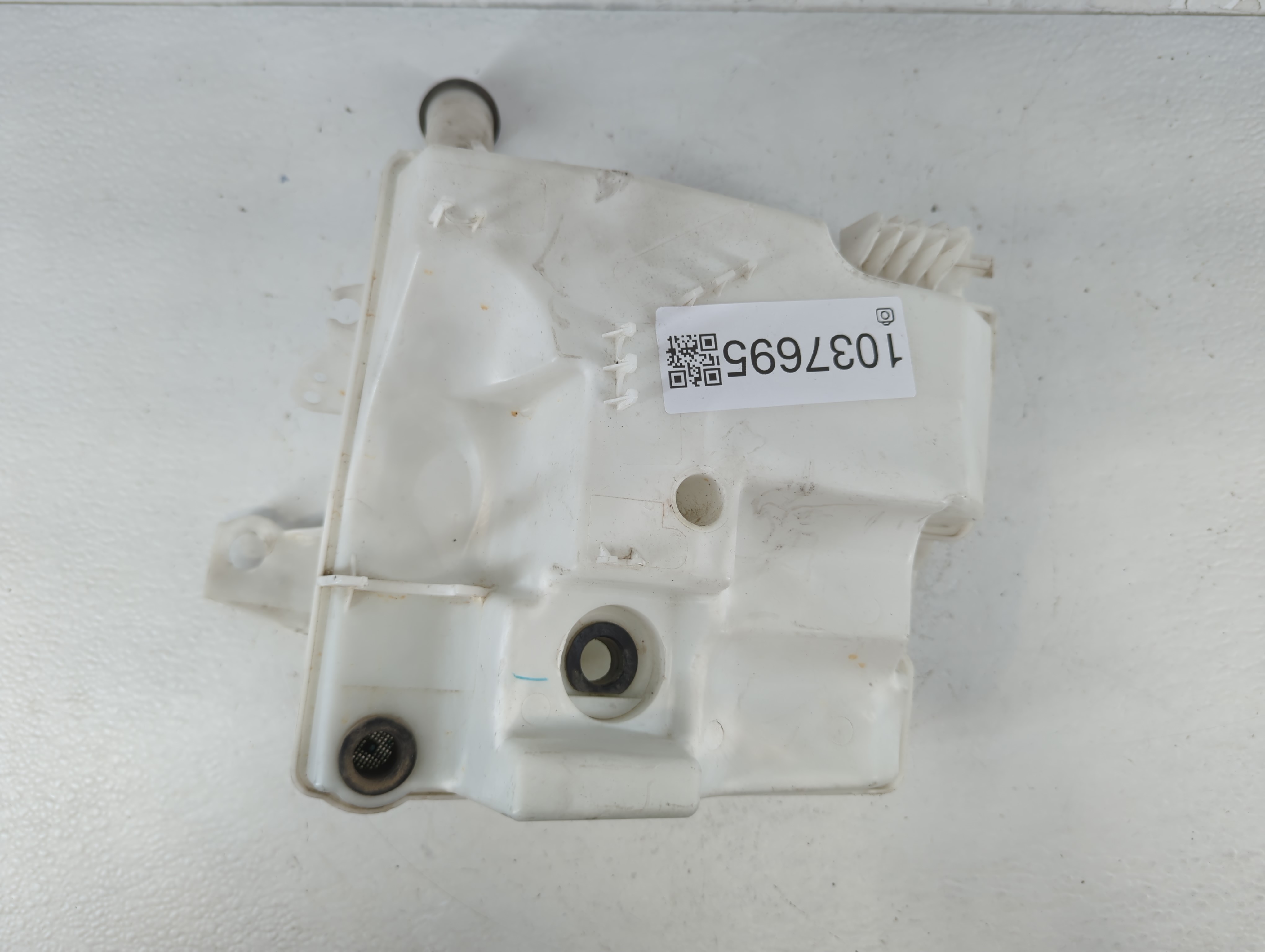 2012-2018 Ford Focus Windshield Washer Fluid Reservoir Bottle Oem 1037695 - Oemusedautoparts1.com