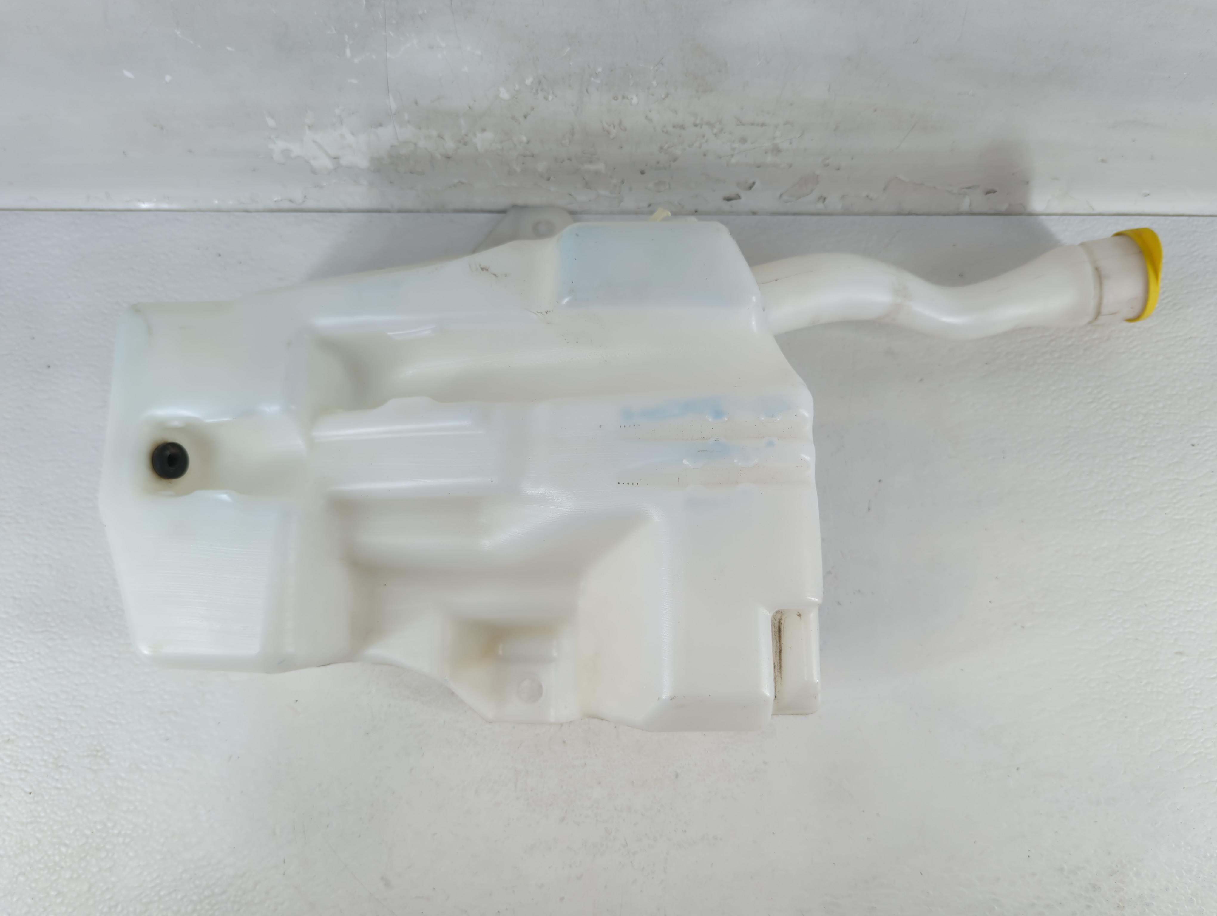 2013-2014 Ford Escape Windshield Washer Fluid Reservoir Bottle Oem 1037702 - Oemusedautoparts1.com