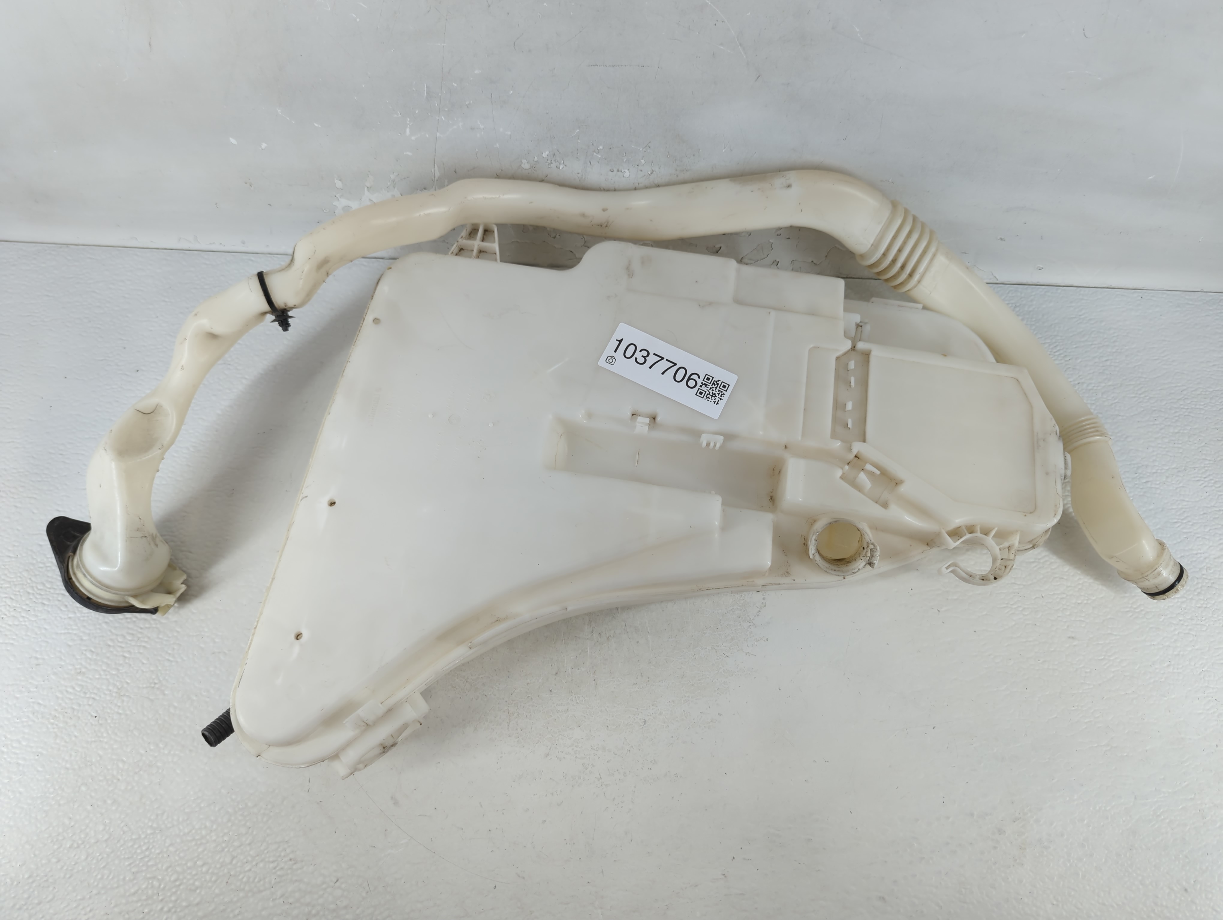 2011-2016 Bmw 550i Windshield Washer Fluid Reservoir Bottle Oem 1037706 - Oemusedautoparts1.com