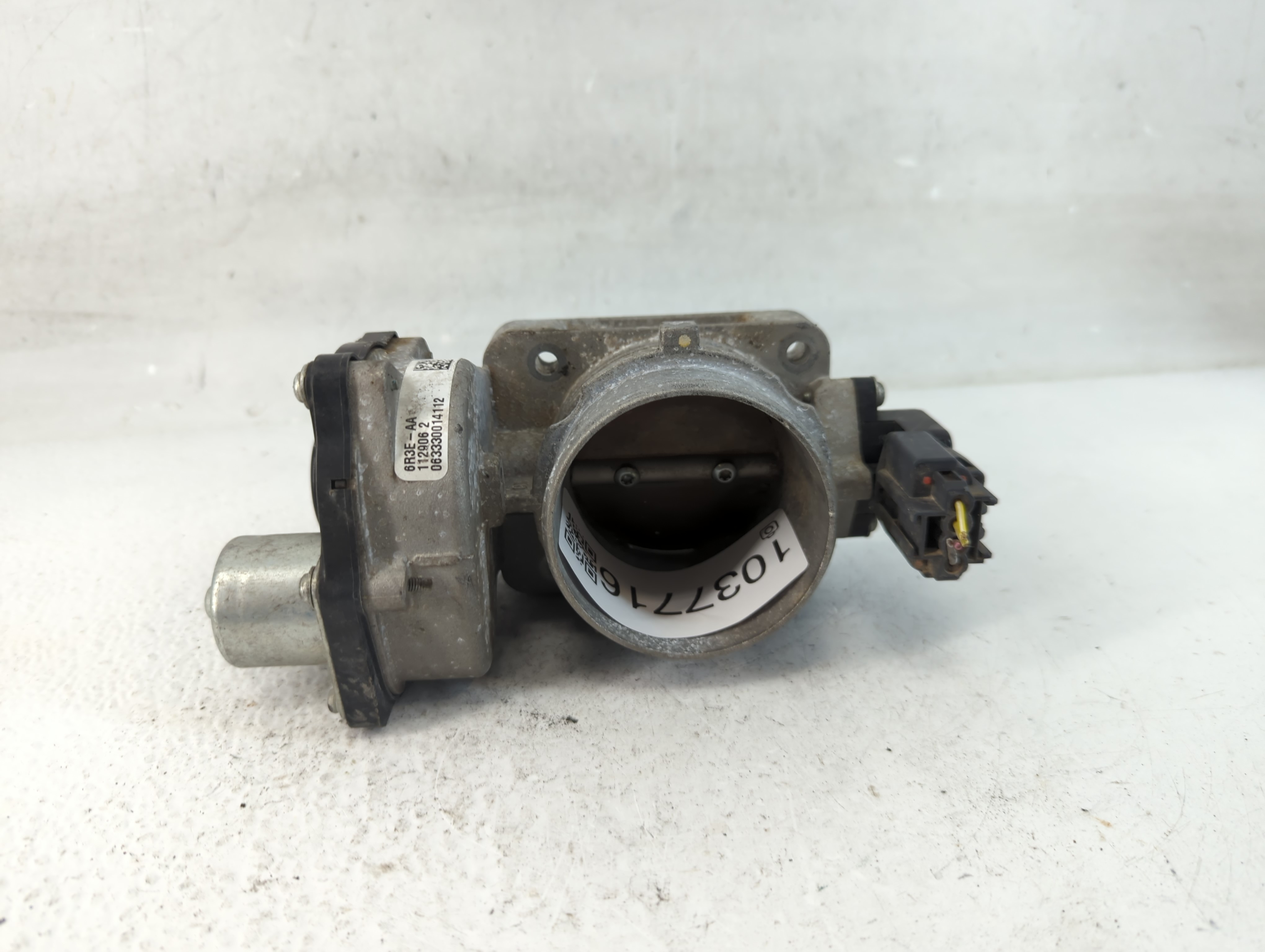 Picture of 2005-2011 Mercury Grand Marquis Throttle Body 1037716