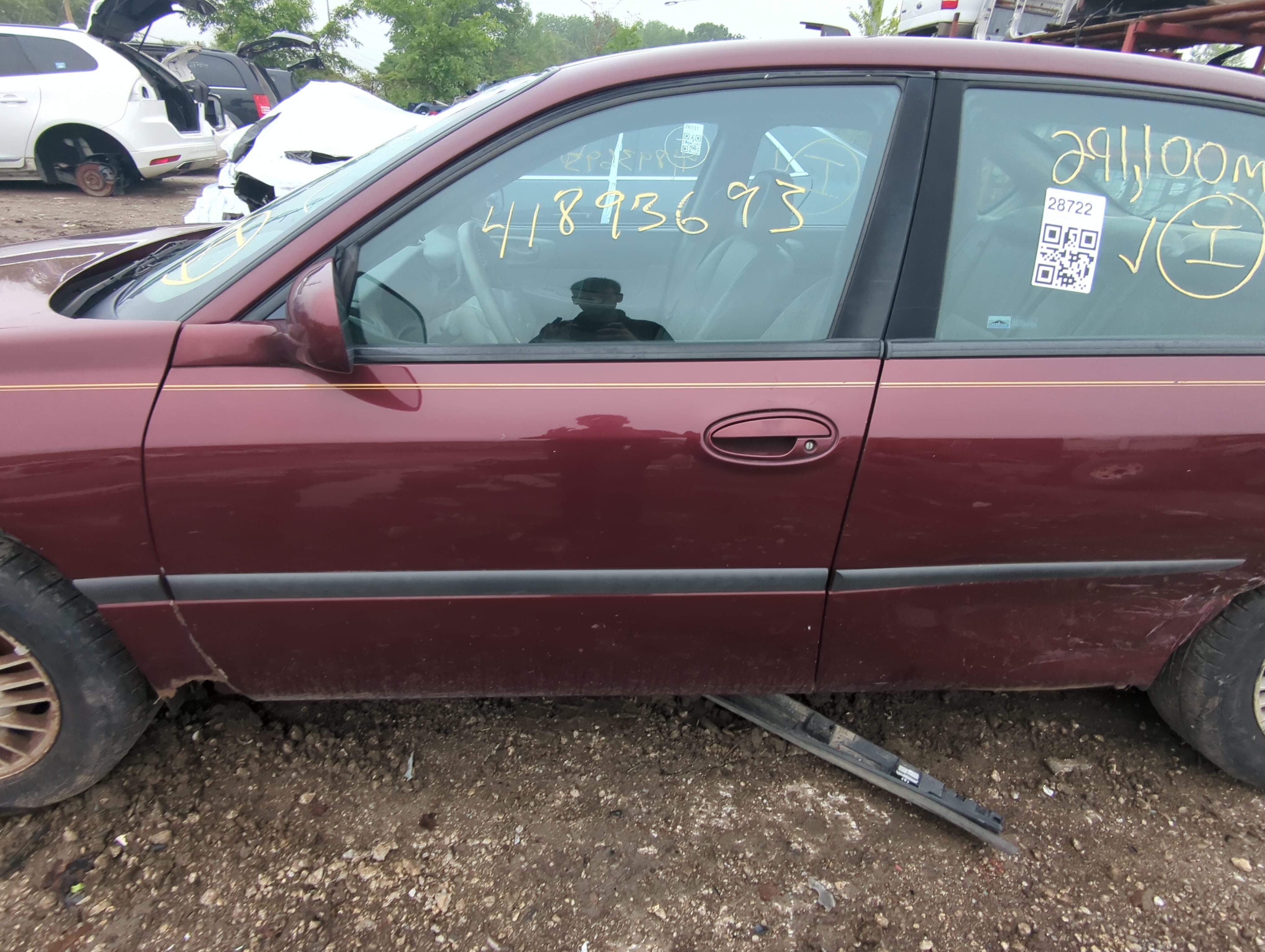 Picture of 2000-2005 Chevrolet Impala Driver Front Door Oem 1046325