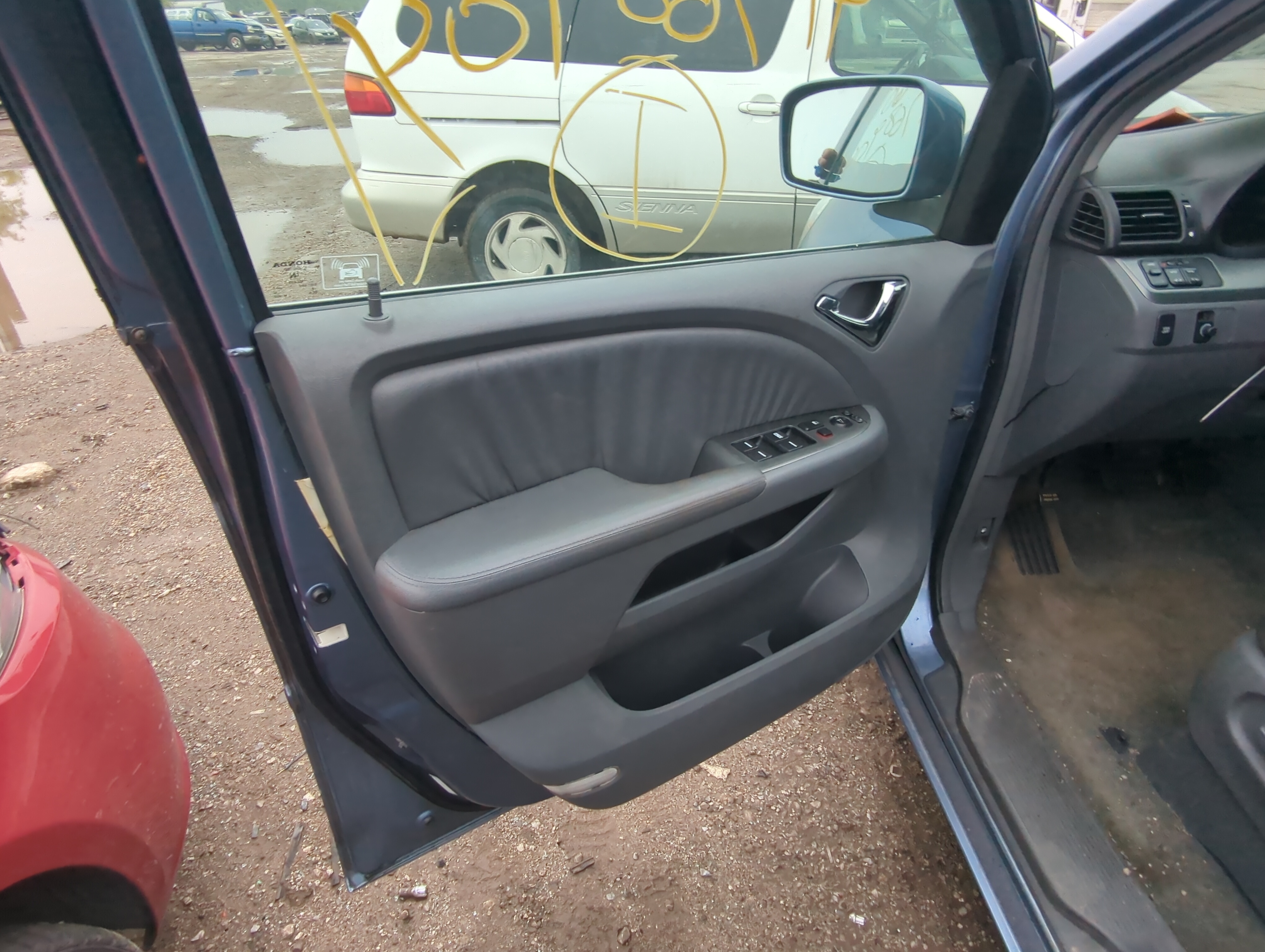 Picture of 2006 Honda Odyssey Front Left Driver Interior Door Panel Trim 1046577