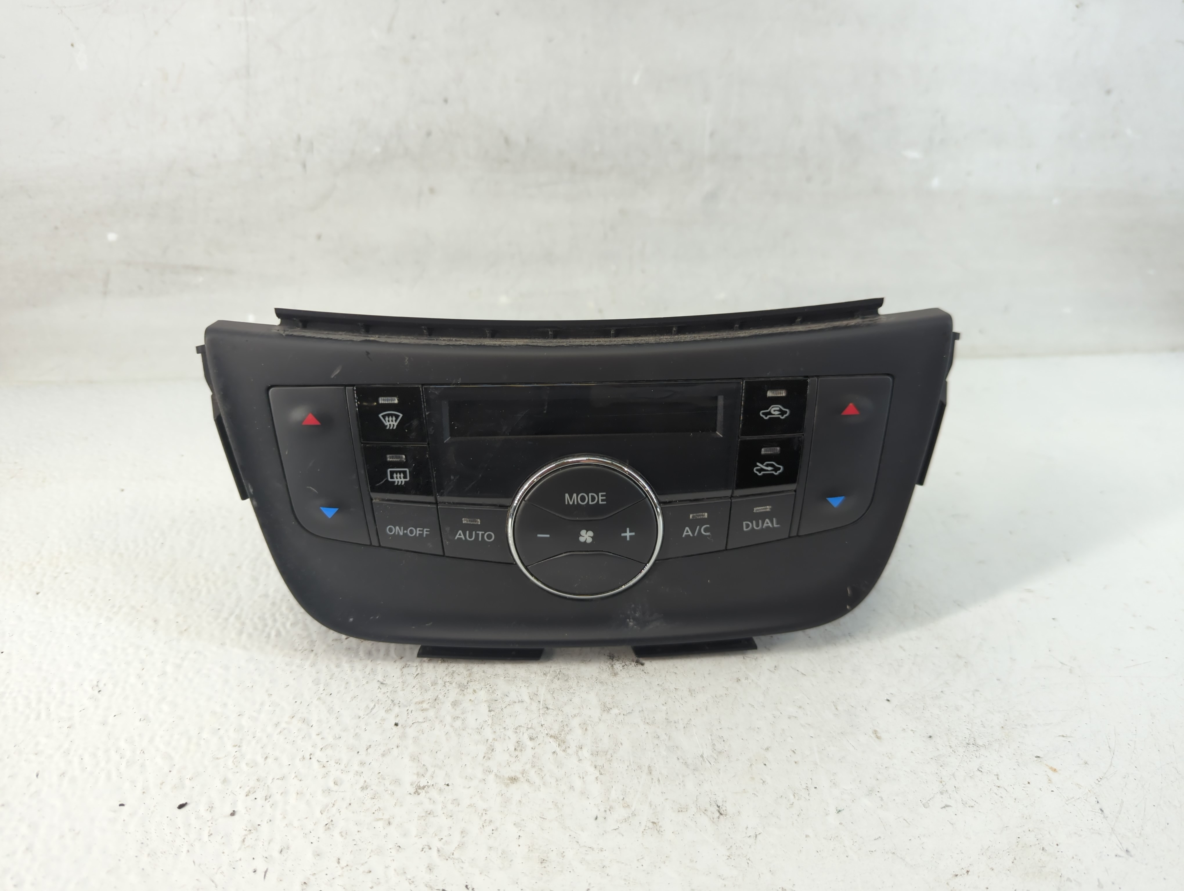 2017-2019 Nissan Sentra Ac Heater Climate Control 27500 4at4a 1046663 - Oemusedautoparts1.com