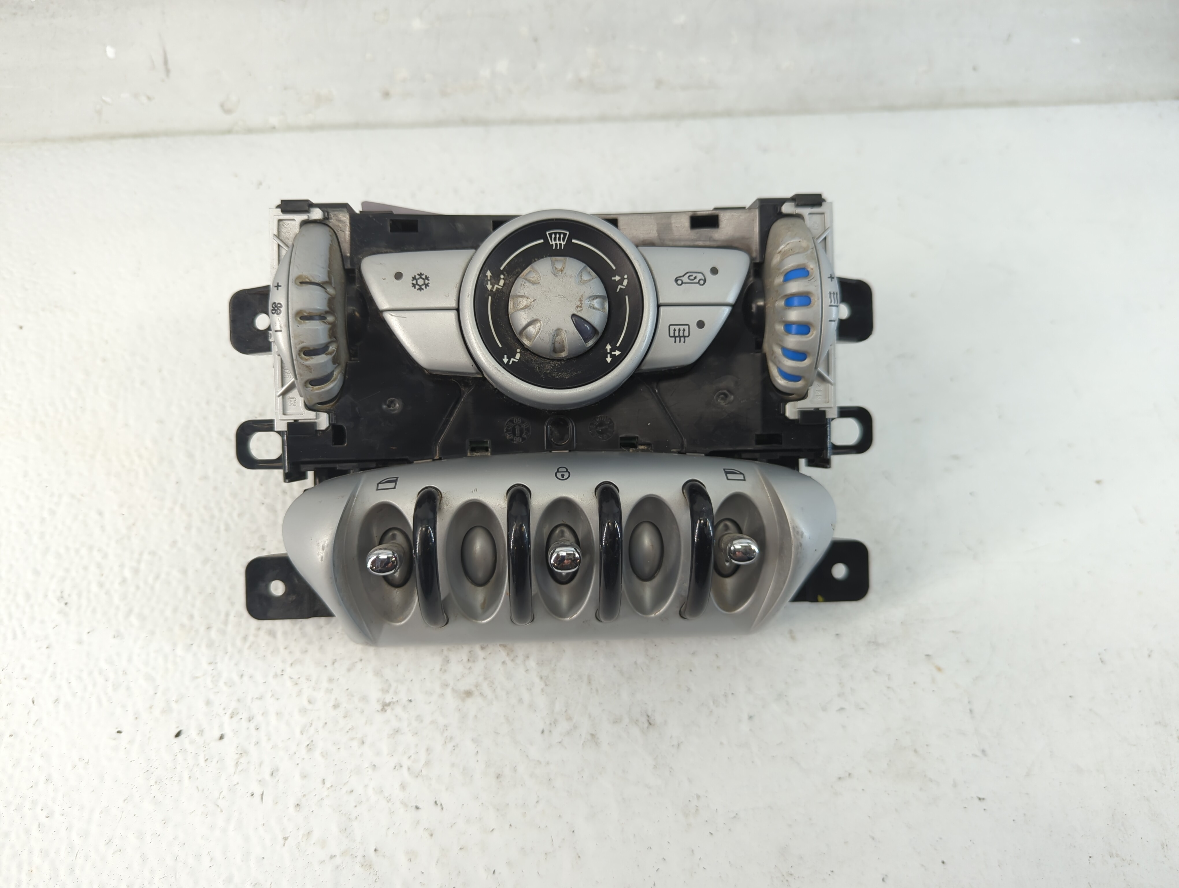 Picture of 2010 Mini Cooper Ac Heater Climate Control 69790601 1046664