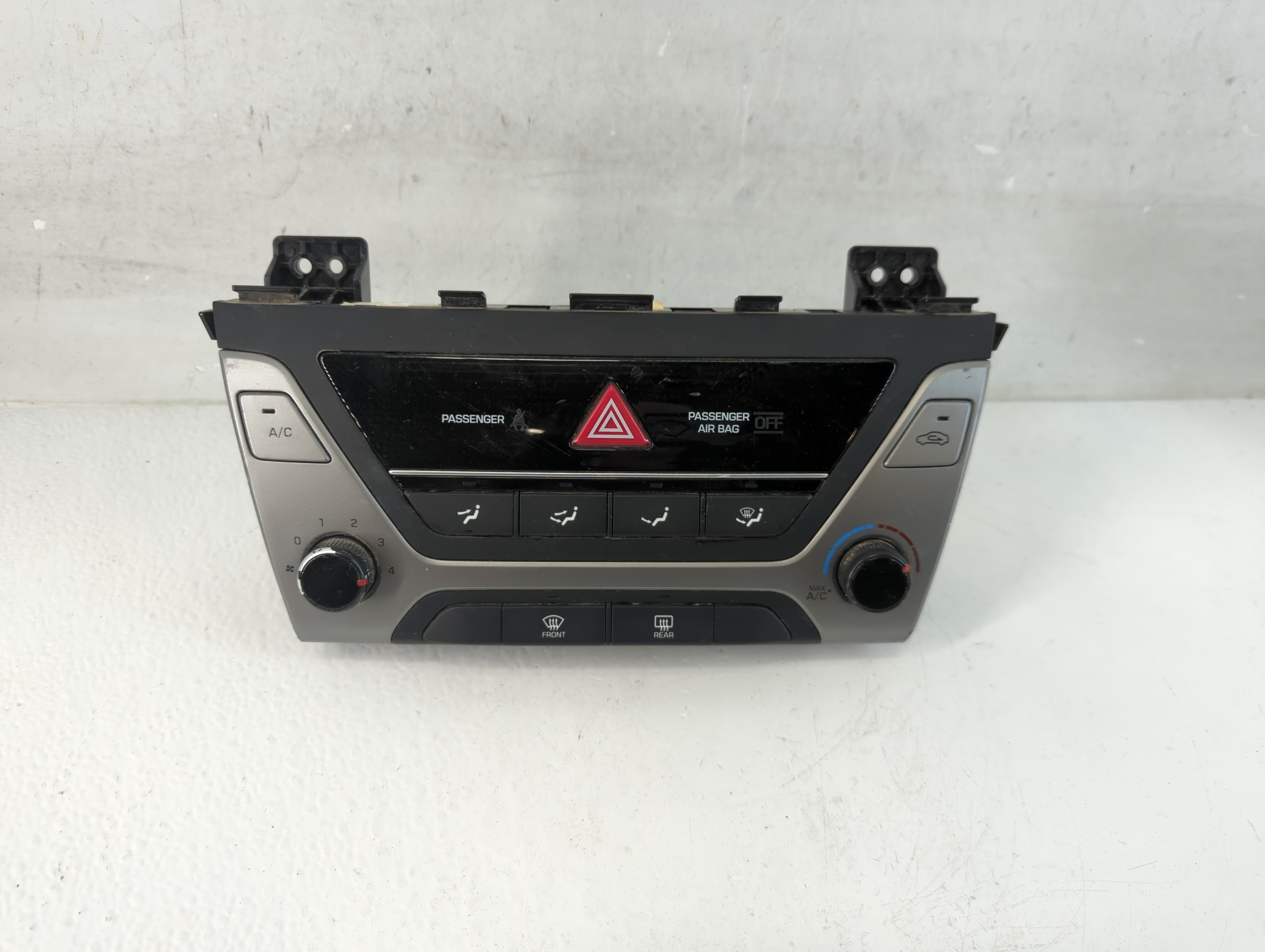 Hyundai Elantra Ac Heater Climate Control 97250-f20614x 1046672 - Oemusedautoparts1.com