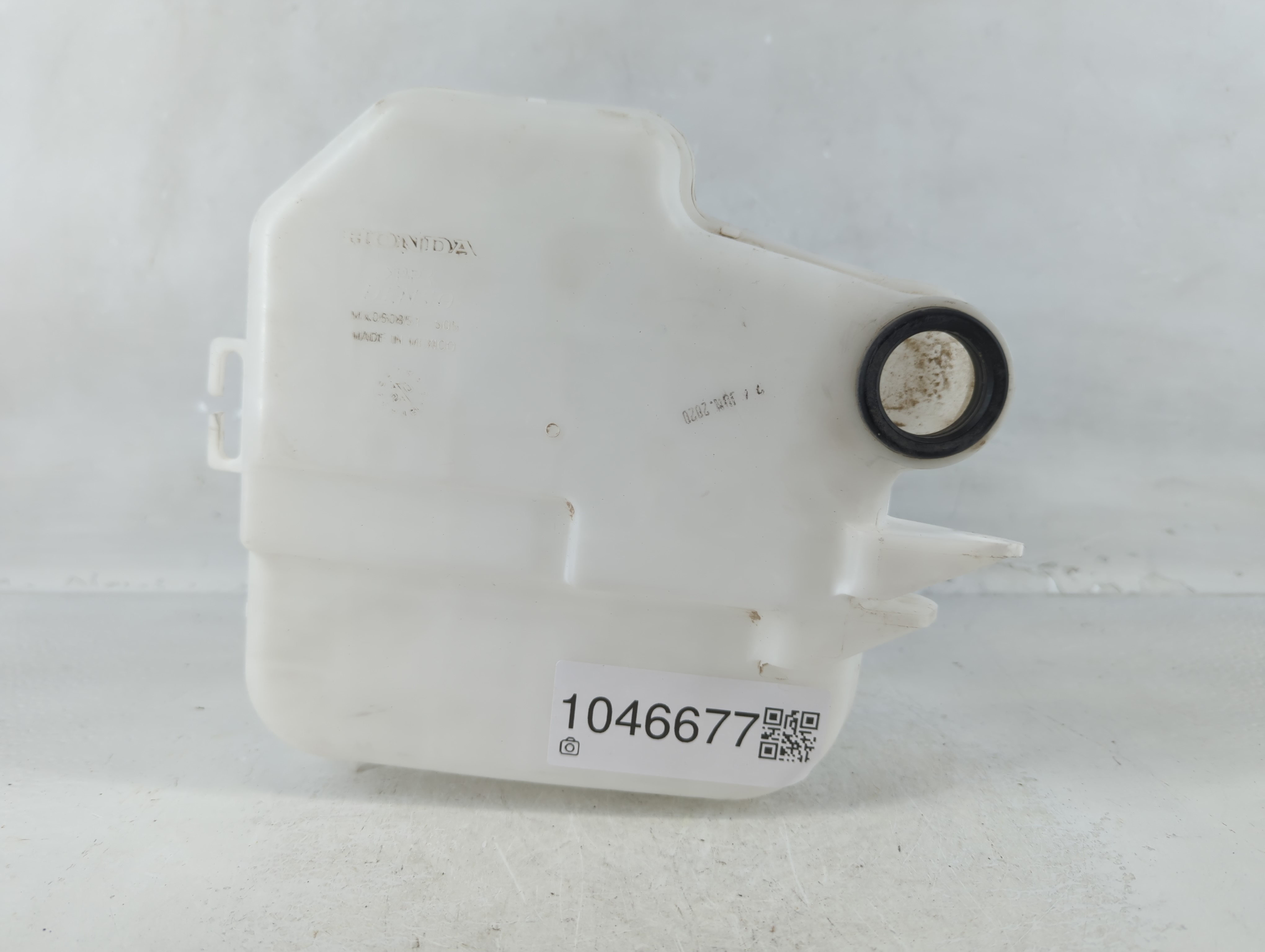 Picture of 2015-2020 Honda Fit Windshield Washer Fluid Reservoir Bottle Oem 1046677