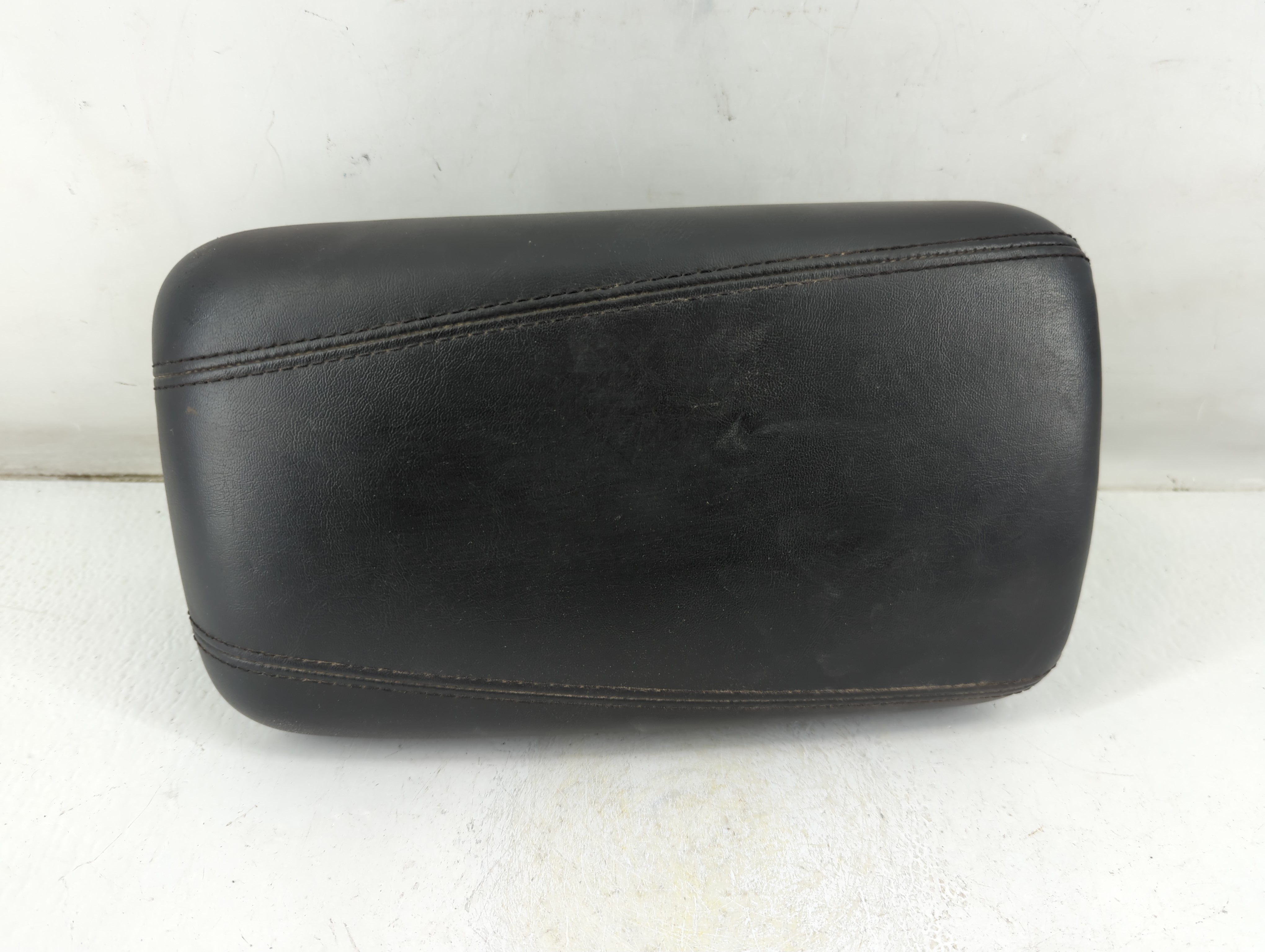 2015-2017 Chrysler 200 Center Console Armrest Cover Lid Black 1046687 - Oemusedautoparts1.com