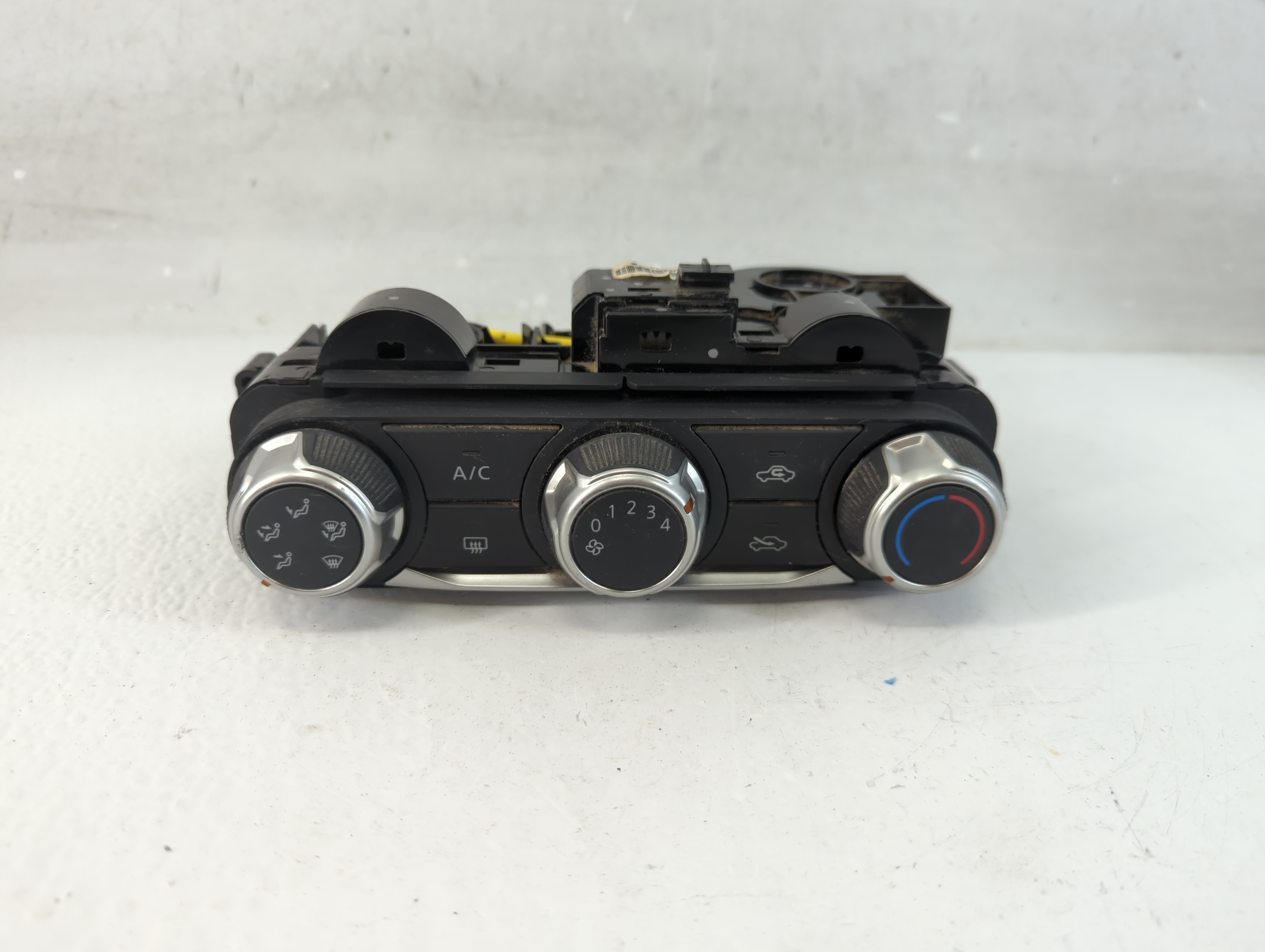 Picture of 2022 Nissan Versa Ac Heater Climate Control T669216 A 1046707