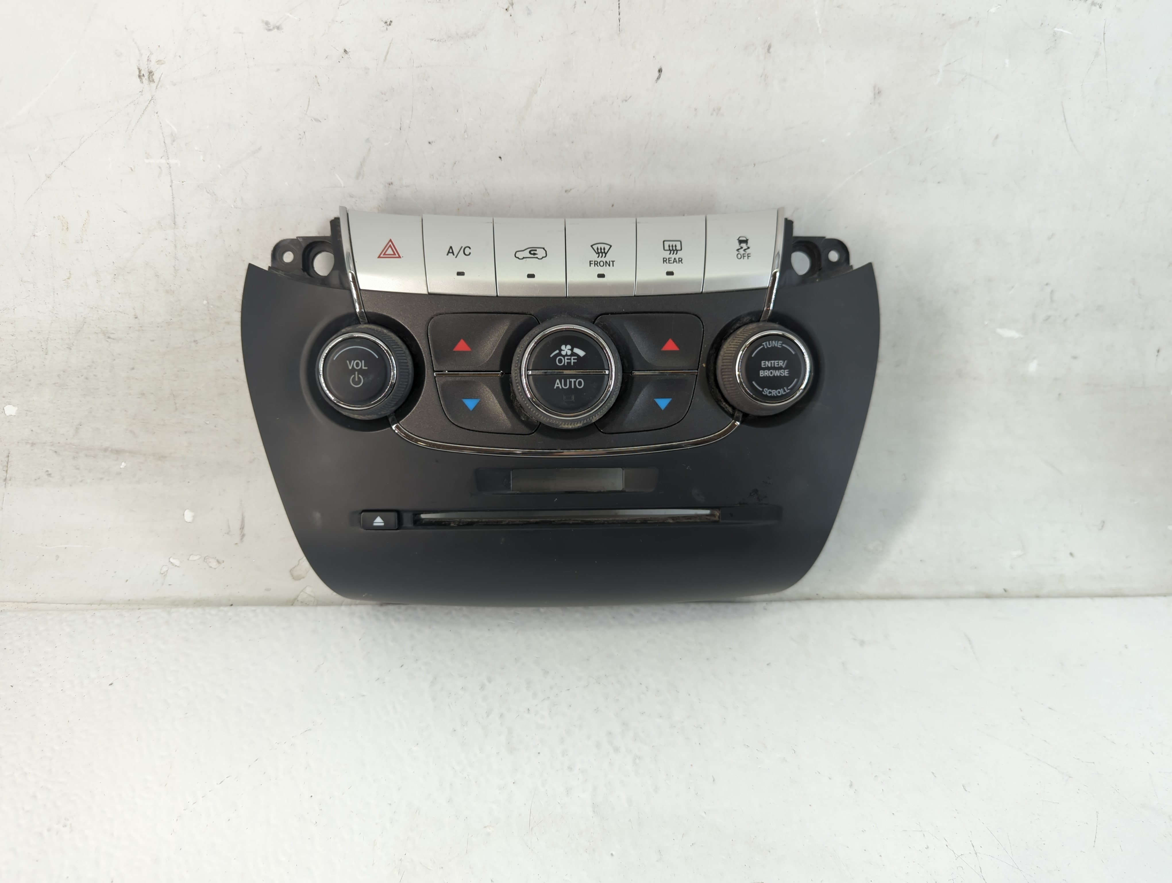 2013 Dodge Journey Am Fm Cd Player Radio Receiver 1046717 - Oemusedautoparts1.com
